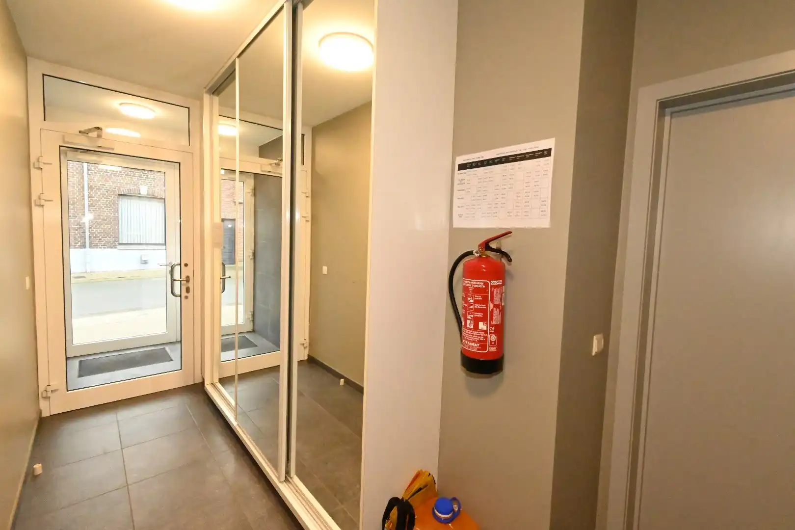 Lichtrijk appartement met 2 slaapkamers - centrum Maldegem foto 3