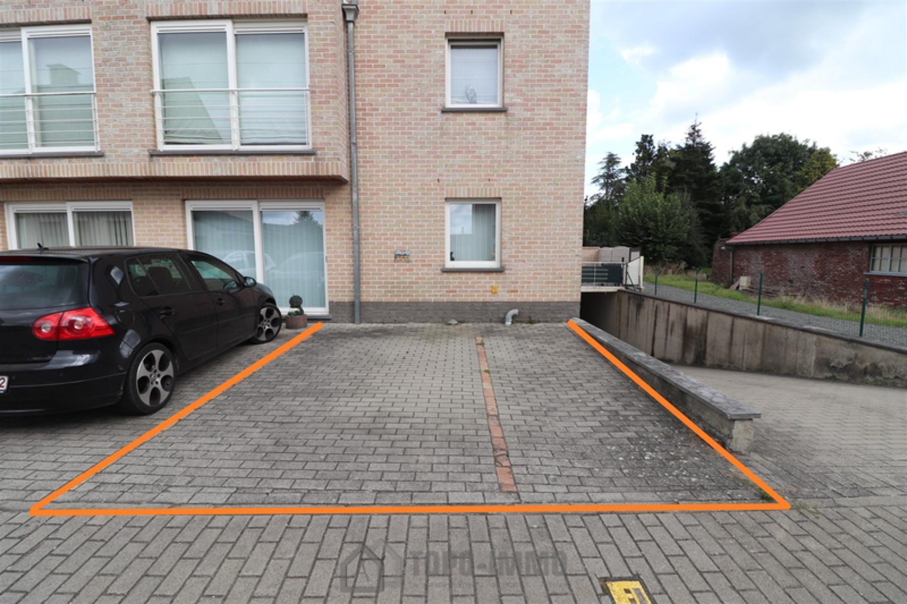 Bovengrondse autostaanplaats te koop in Herzele, zijstraat van de Provincieweg foto 1