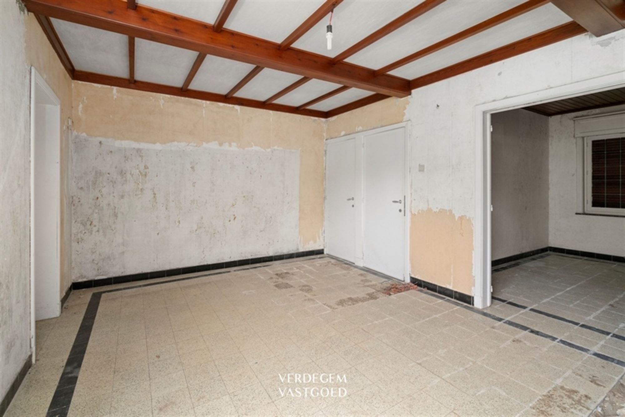 Woning met 3 slaapkamers en tuin voor totaalrenovatie foto 2