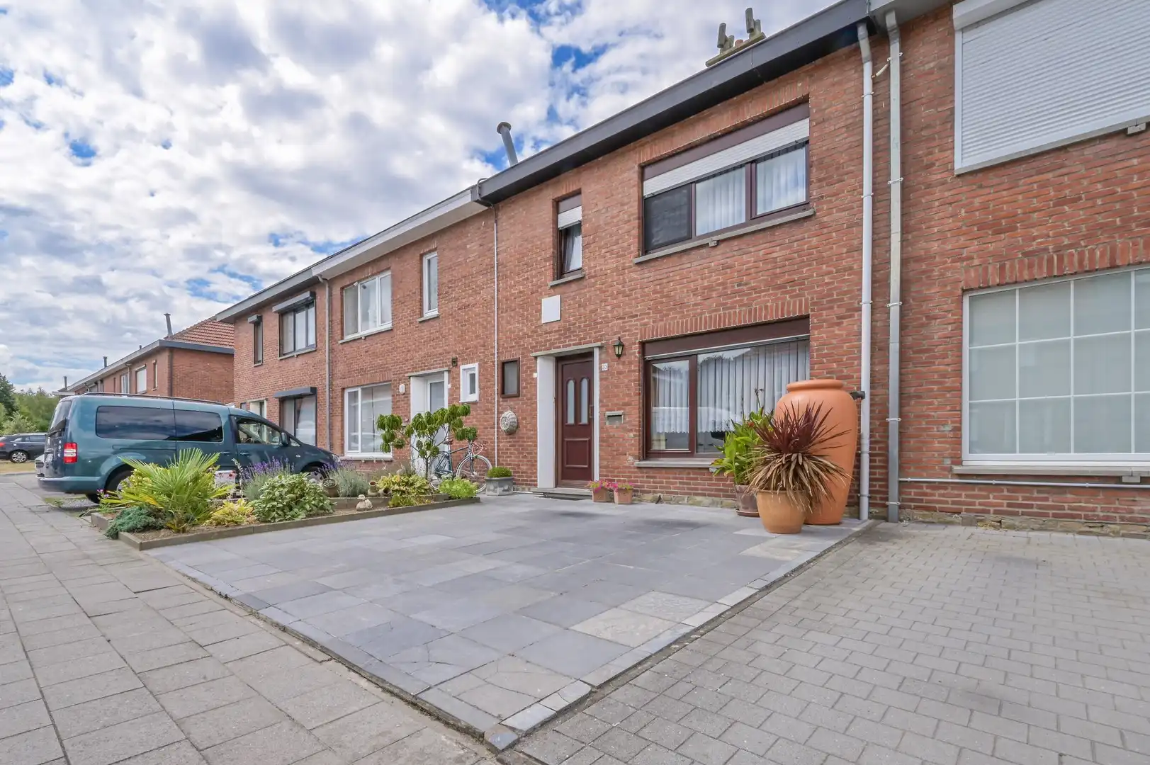 CENTRAAL GELEGEN,  INSTAPKLARE WONING MET GARAGE EN ACHTERUITWEG foto 23