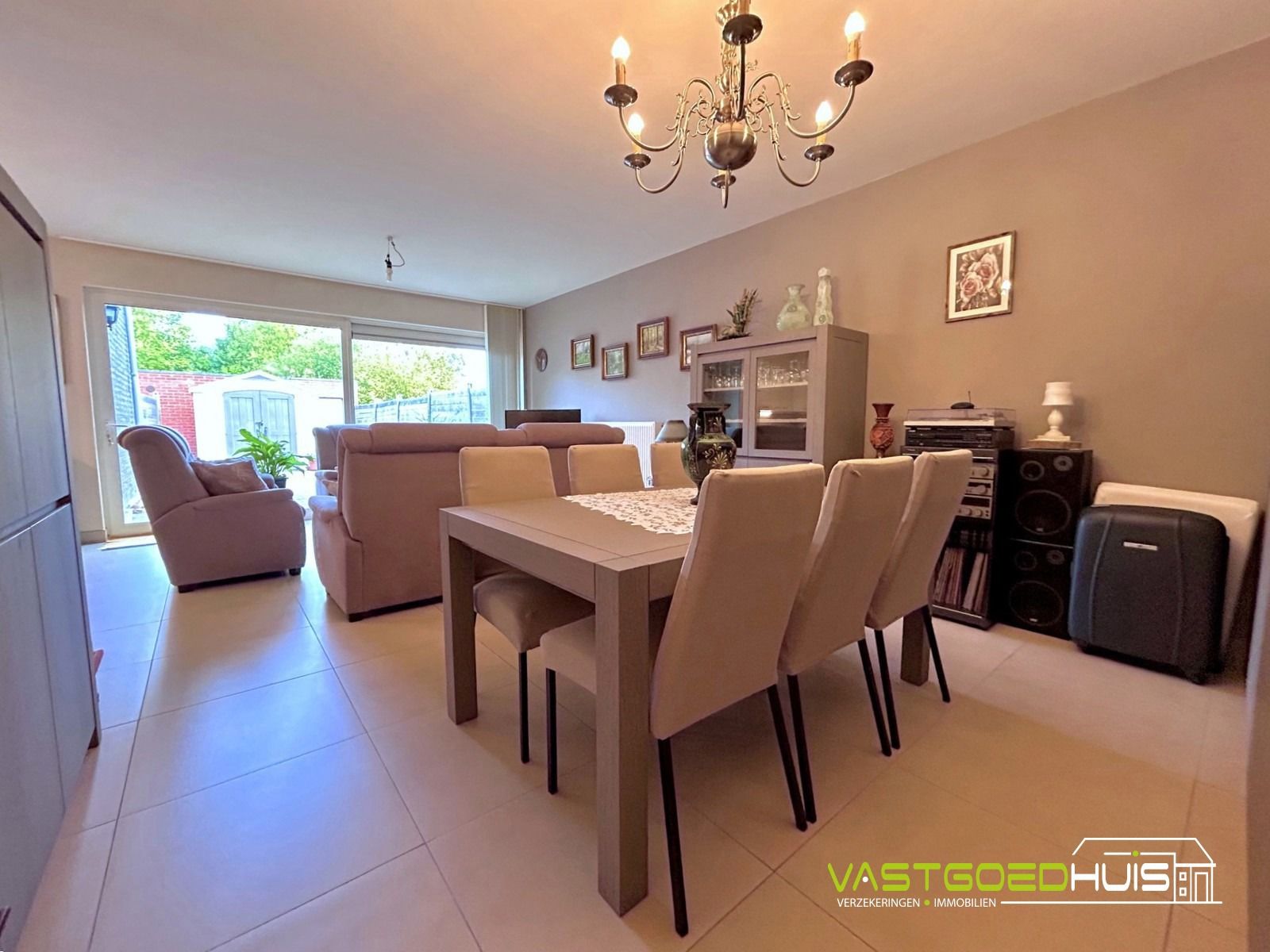 Instapklaar, gelijkvloers appartement met garage foto 8