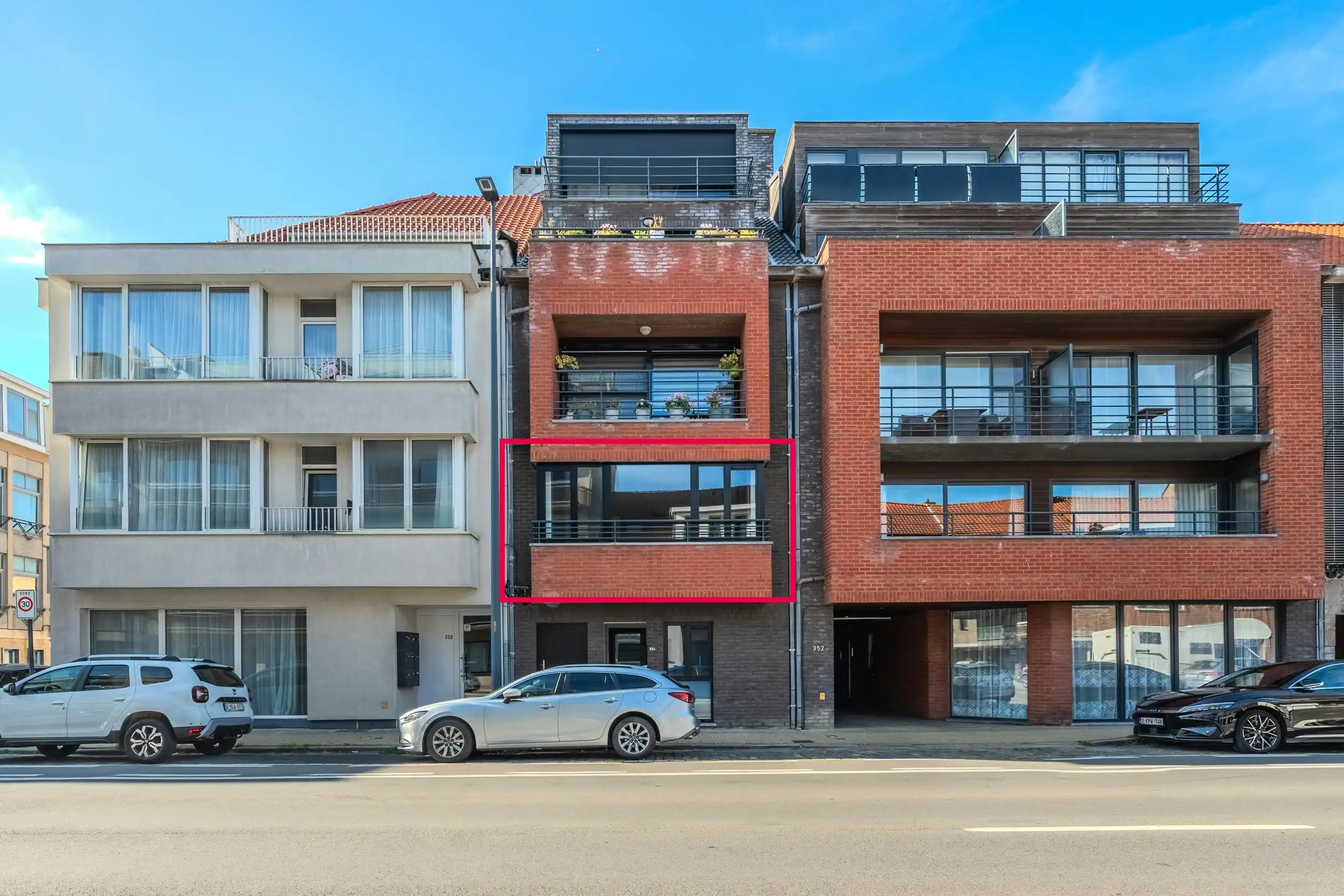 Instapklaar 2-slaapkamer appartement (85m²) te Oostende foto 2