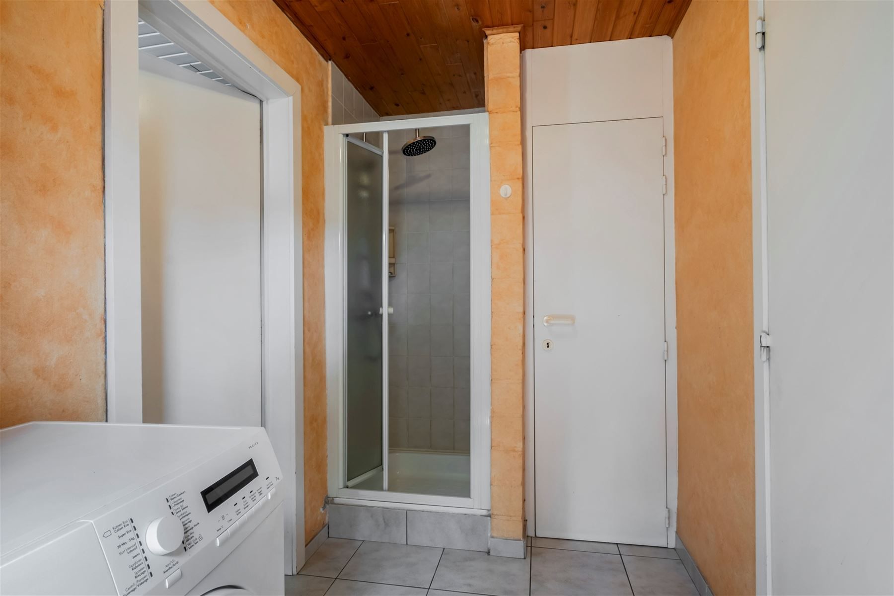 Ruime woning met praktijkruimte, magazijn  in het centrum foto 7