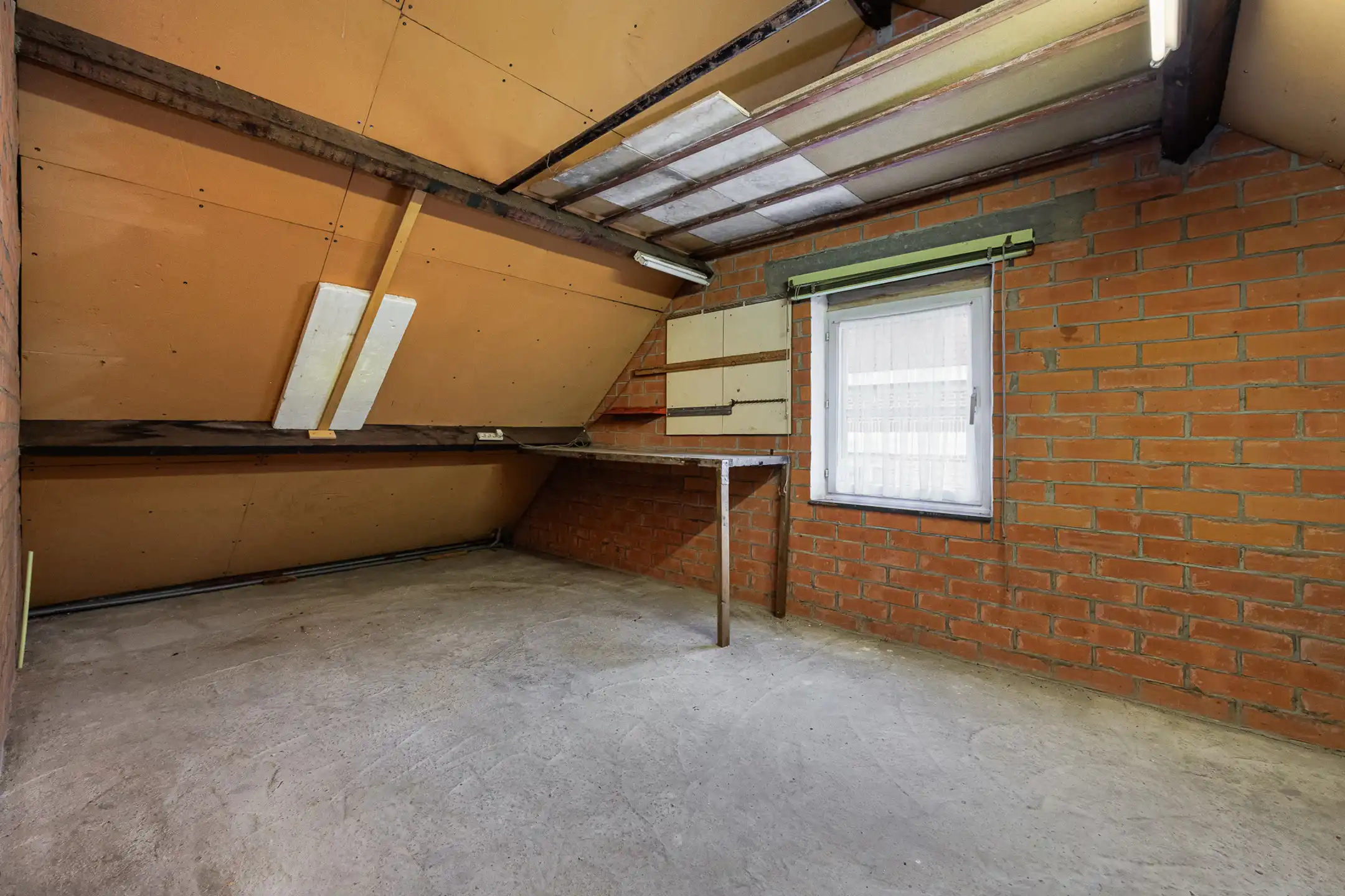Te renoveren 3slpk-woning met 2 garages & tuin nabij centrum foto 18