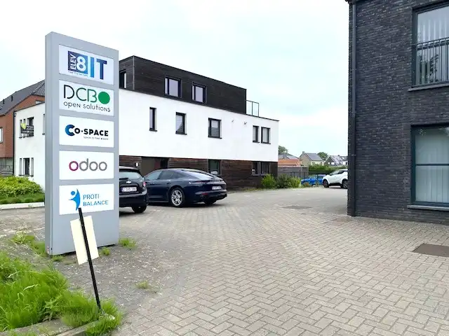 Instapklare kantoorruimte met gemeenschappelijke parking, nabij E313 foto 12
