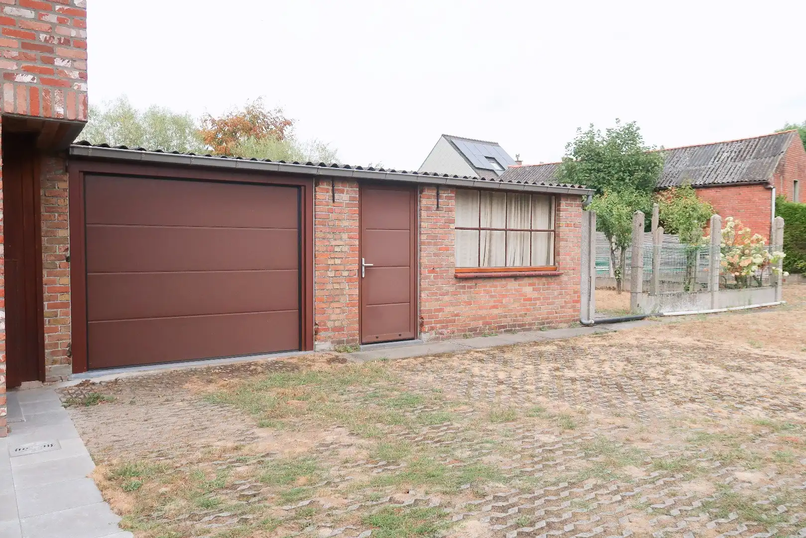 Charmante vrijstaande woning met 5 slaapkamers, ruime tuin en grote garage foto 25
