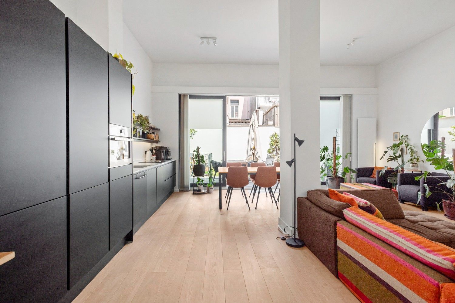 Prachtig gelijkvloers appartement met toffe stadstuin in Antwerpen! foto 2