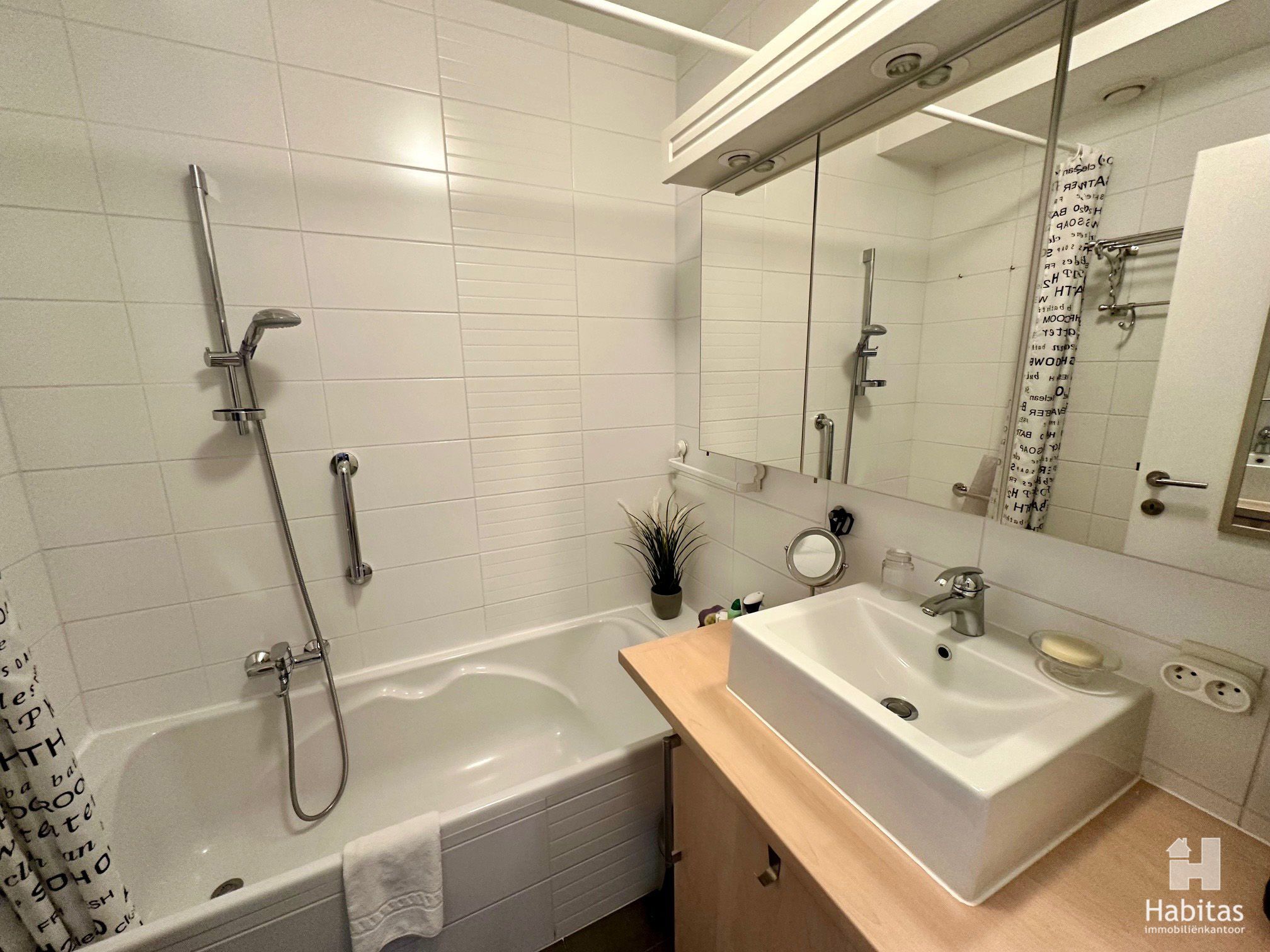  ruim, volledig gemeubeld in instapklaar appartement foto 7