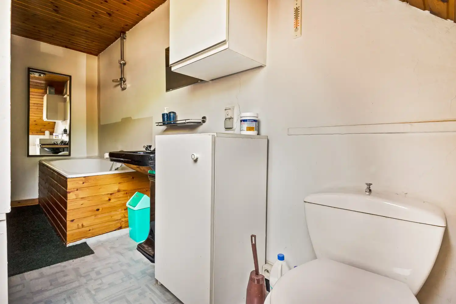 Te renoveren huis met 3 slaapkamers, garage en tuin in Wijnegem foto 16