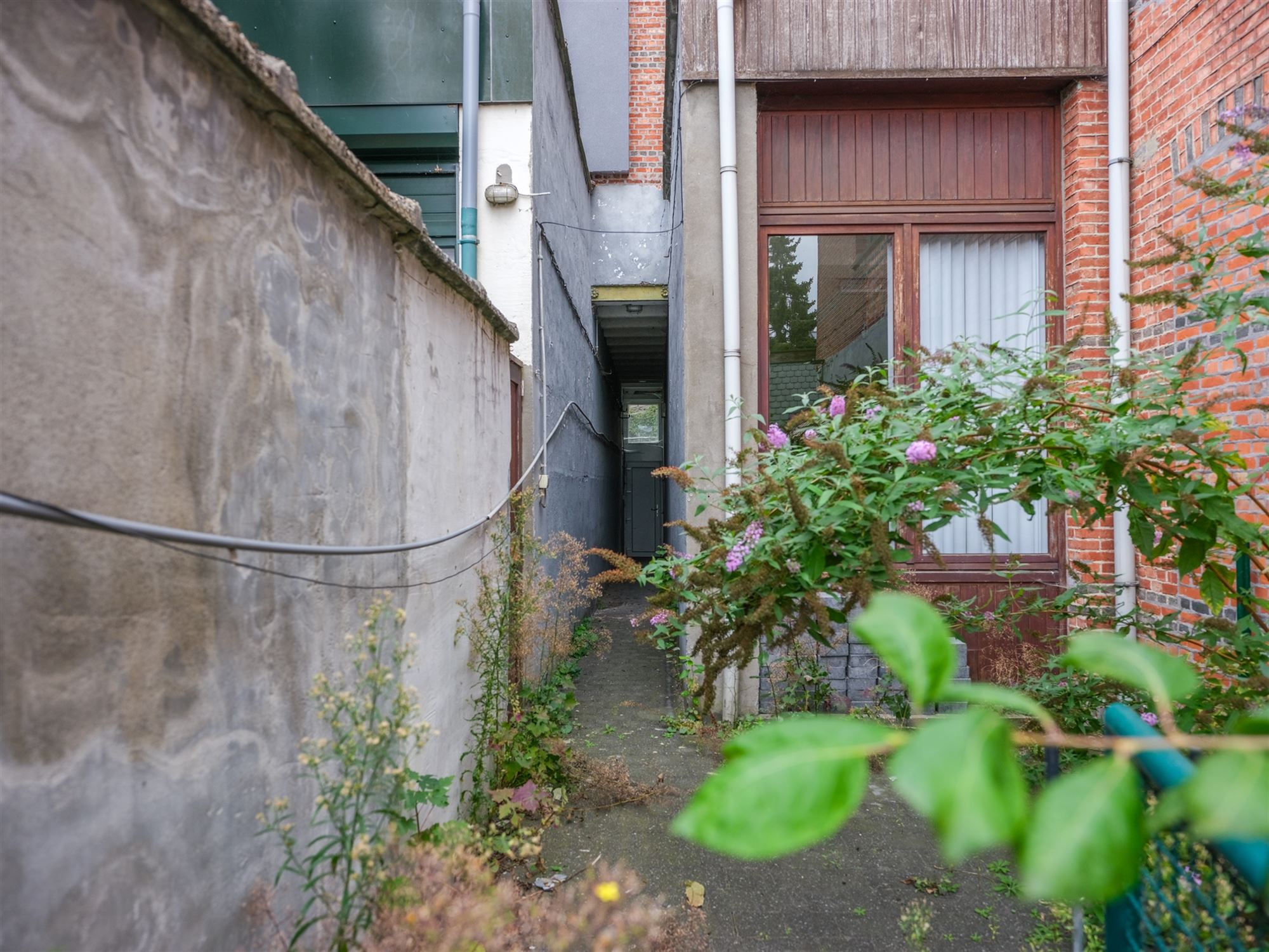 ruime rijwoning met polyvalent bijgebouw en tal van mogelijk foto 24