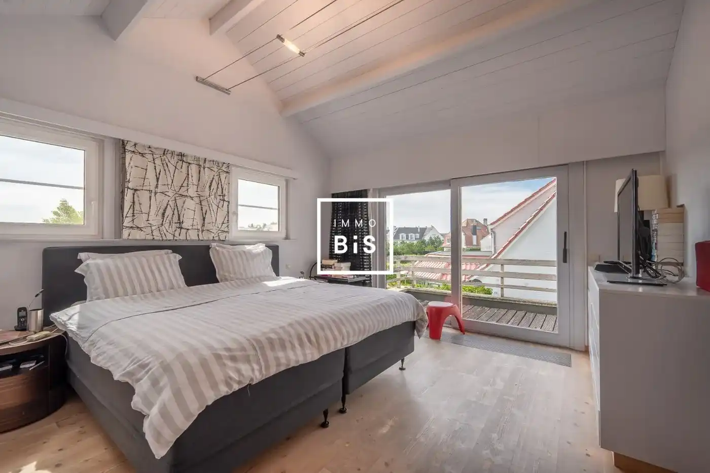 Alleenstaande villa gelegen op het Zegemeer met NIEUW VERGUND PLAN foto 16