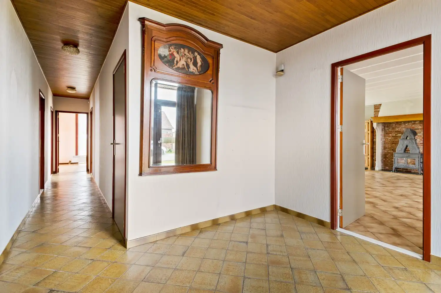 Vrijstaande laagbouw met 2 garages in rustige wijk te Zoersel! foto 2