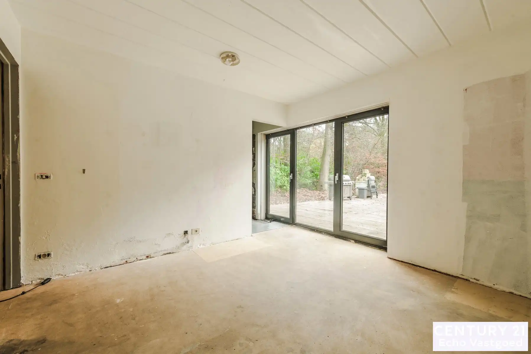 Unieke te renoveren villa in villawijk “De Lint” foto 18