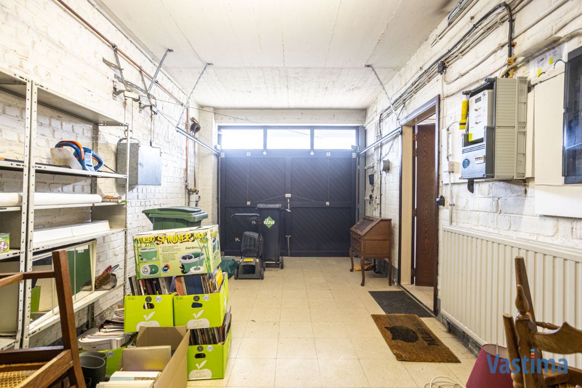 Statige burgerwoning met 5 slaapkamers, garage en tuin foto 16