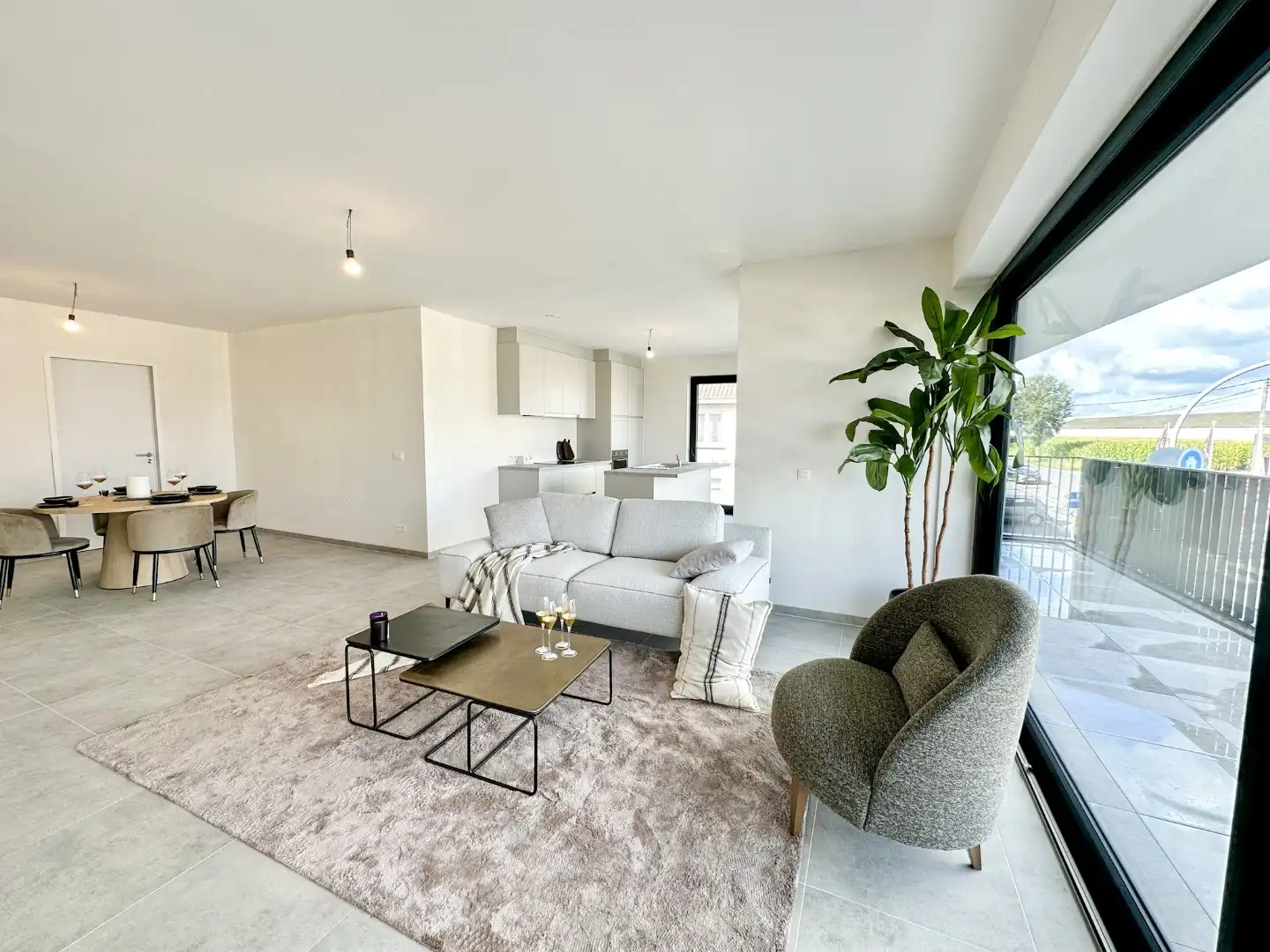 Prachtig lichtrijk en ruim (116 m²) nieuwbouw 2-slpk appartement met (zonne)terras(en), Kortemark foto {{pictureIndex}}