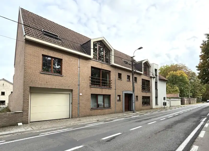 Ruim en energiezuinig duplexappartement met dakterras foto {{pictureIndex}}