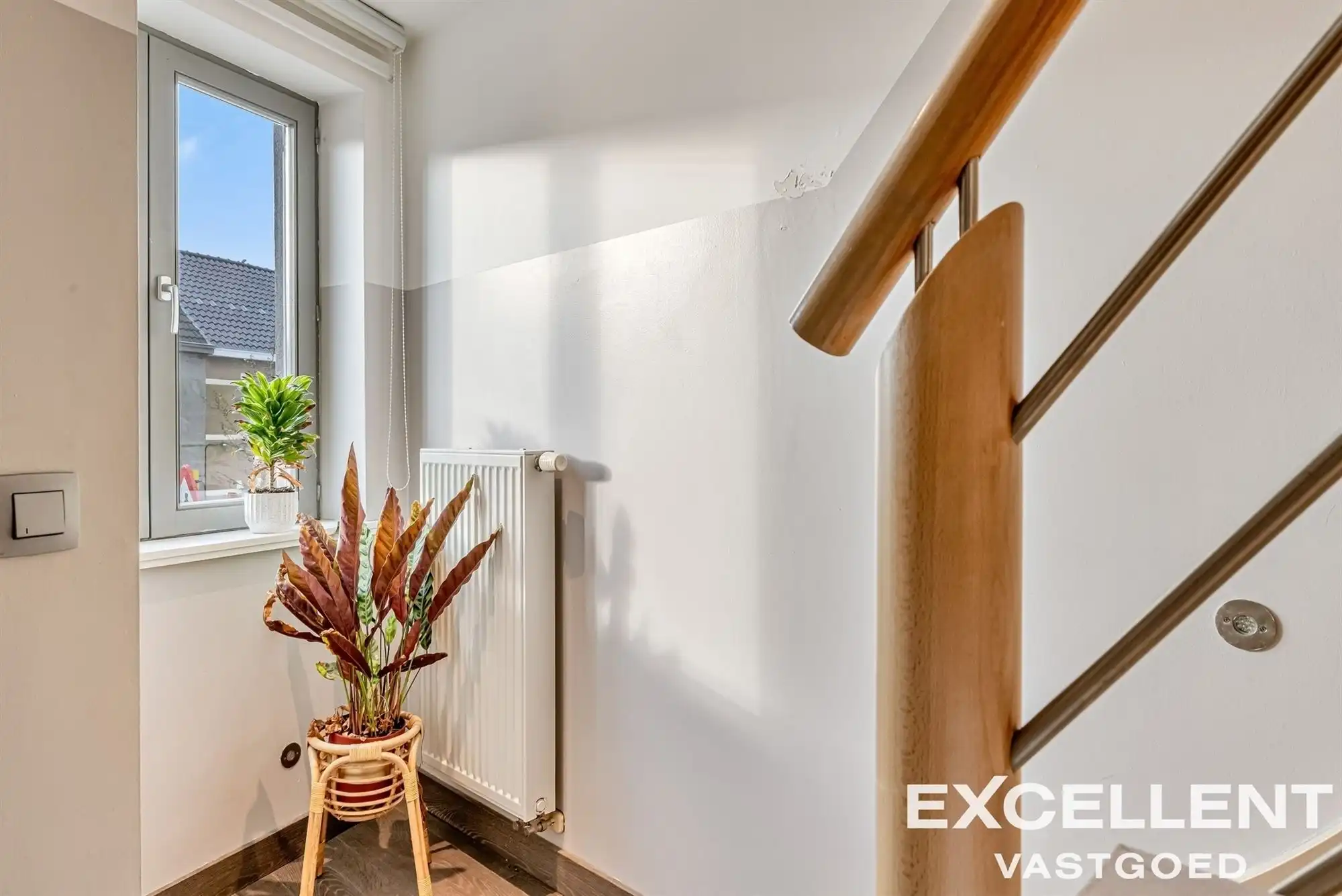Centraal gelegen duplex appartement met ruim terras te huur! foto 7