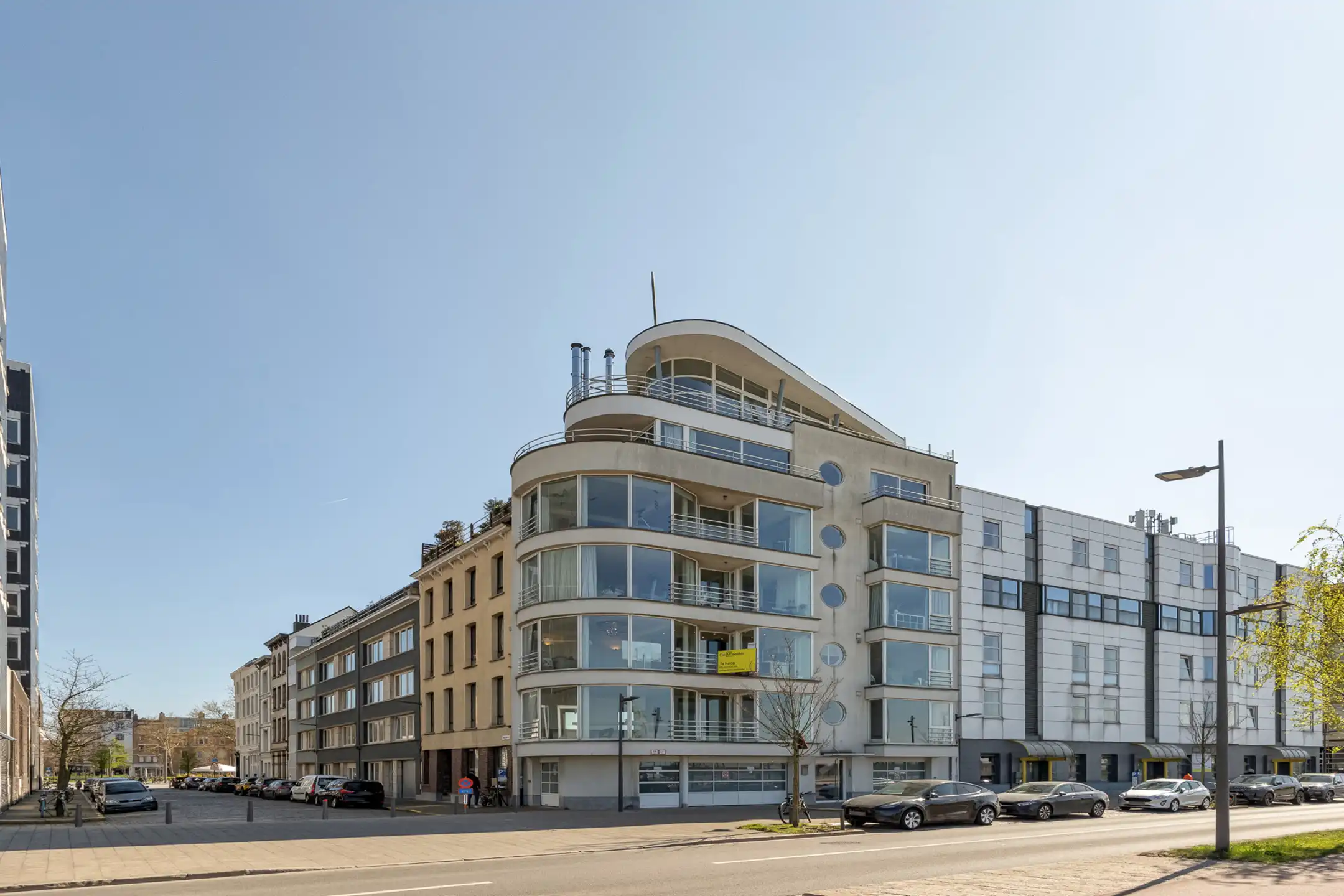 ANTWERPEN-KAAIEN - Frontaal zicht op de Schelde foto 11