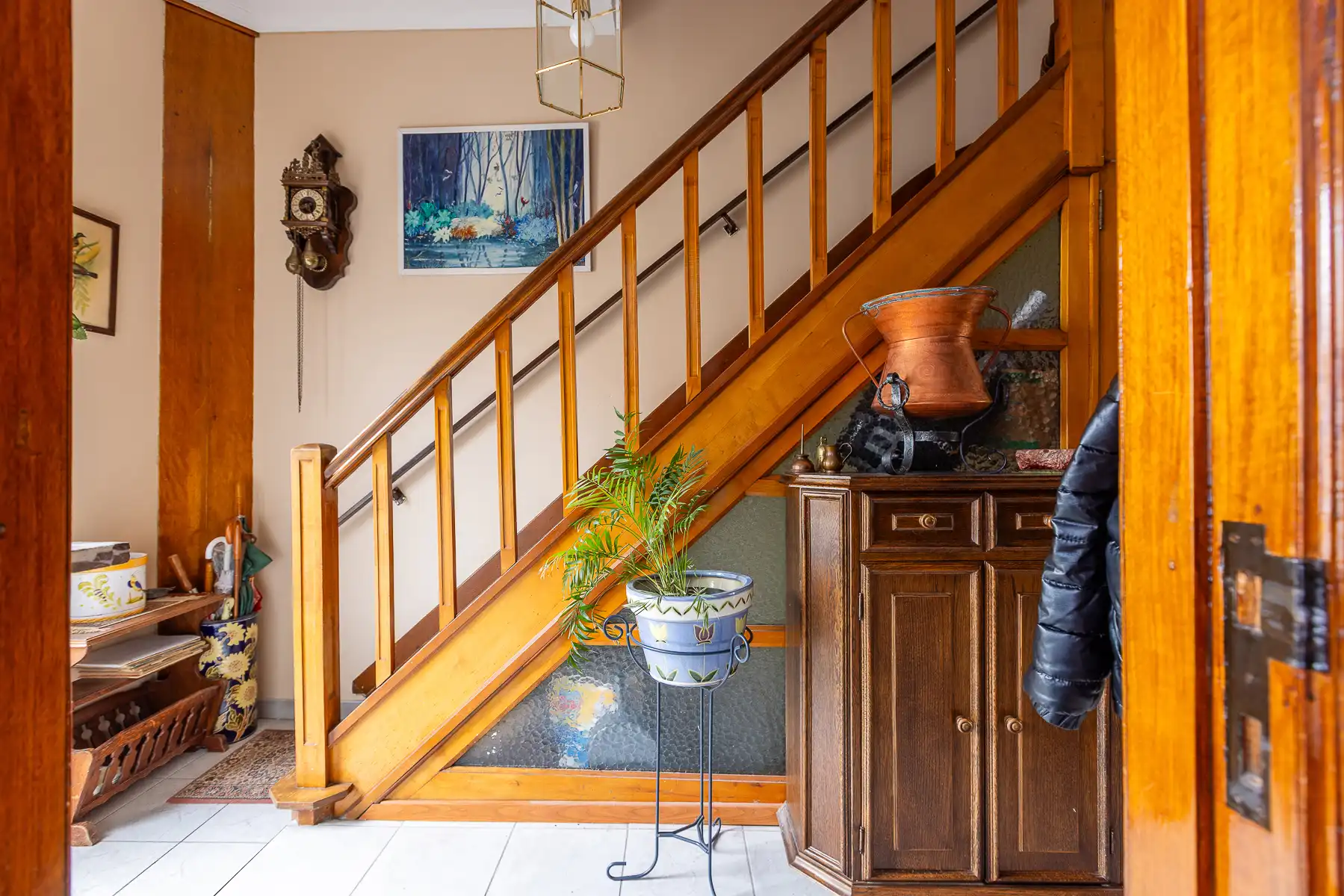 Gezinswoning met tuin, terras en garage foto 2