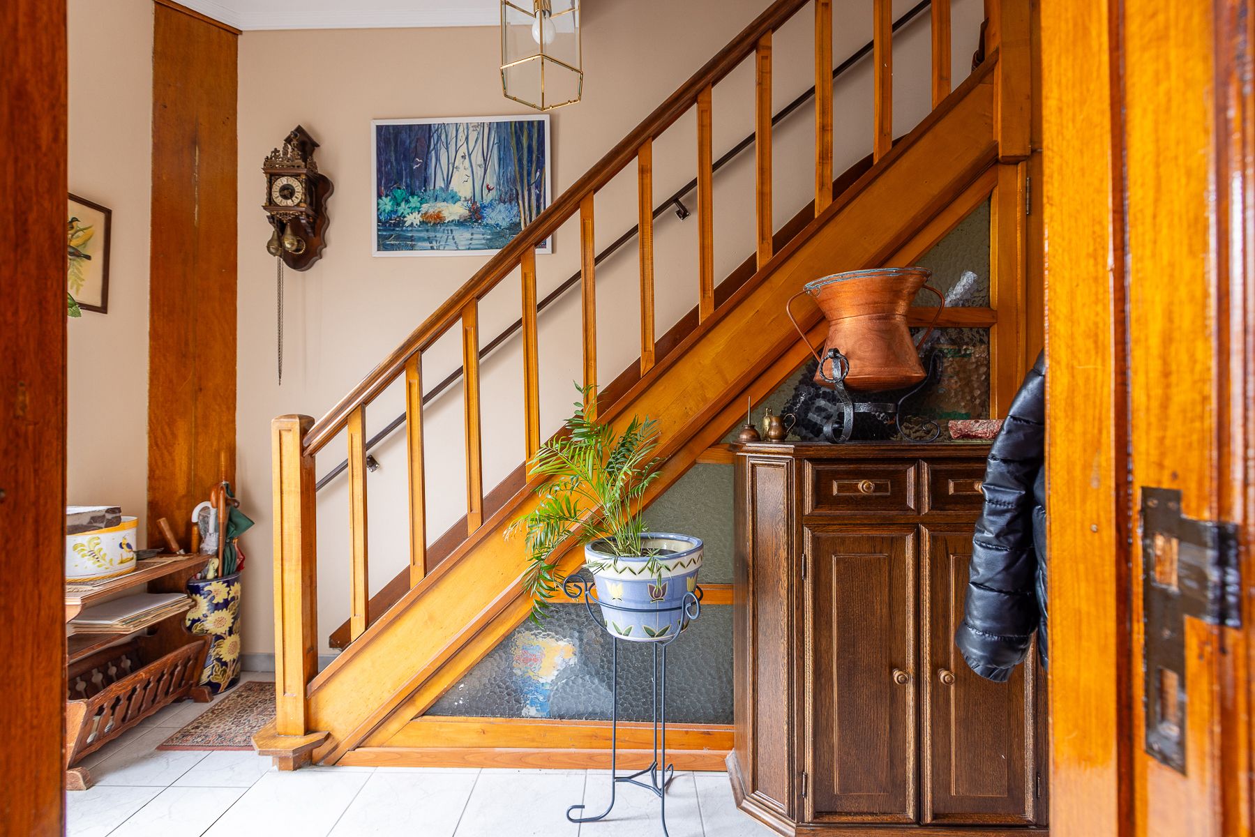 Gezinswoning met tuin, terras en garage foto 2