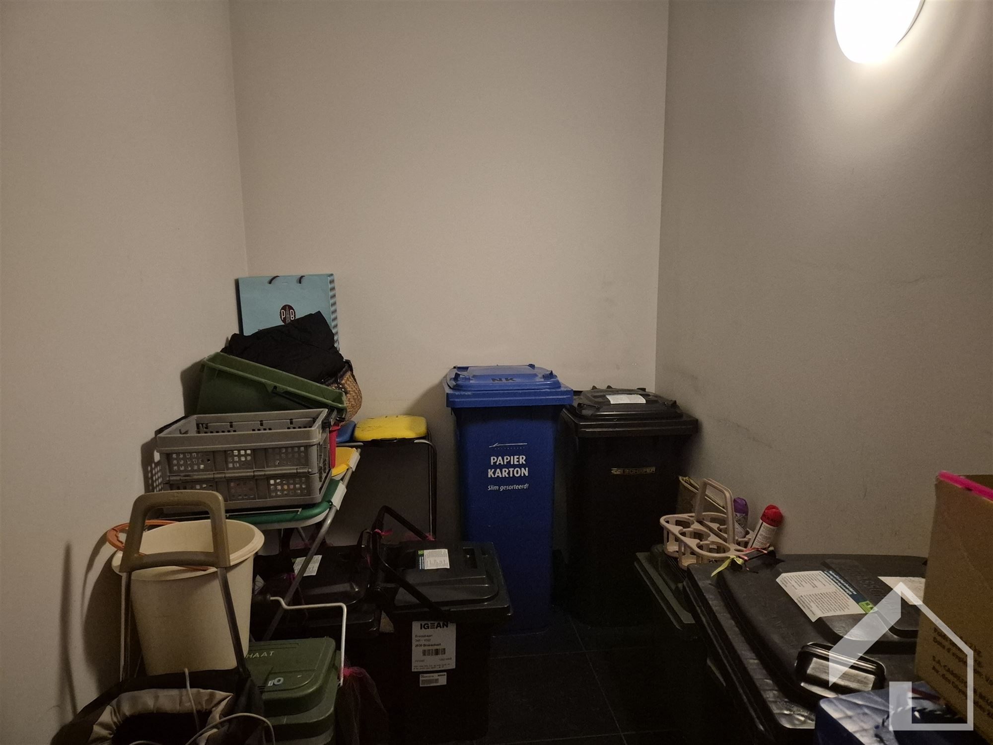 Appartement 3de verdieping, 2 slaapkamers, Lift en autostaanplaats foto 16