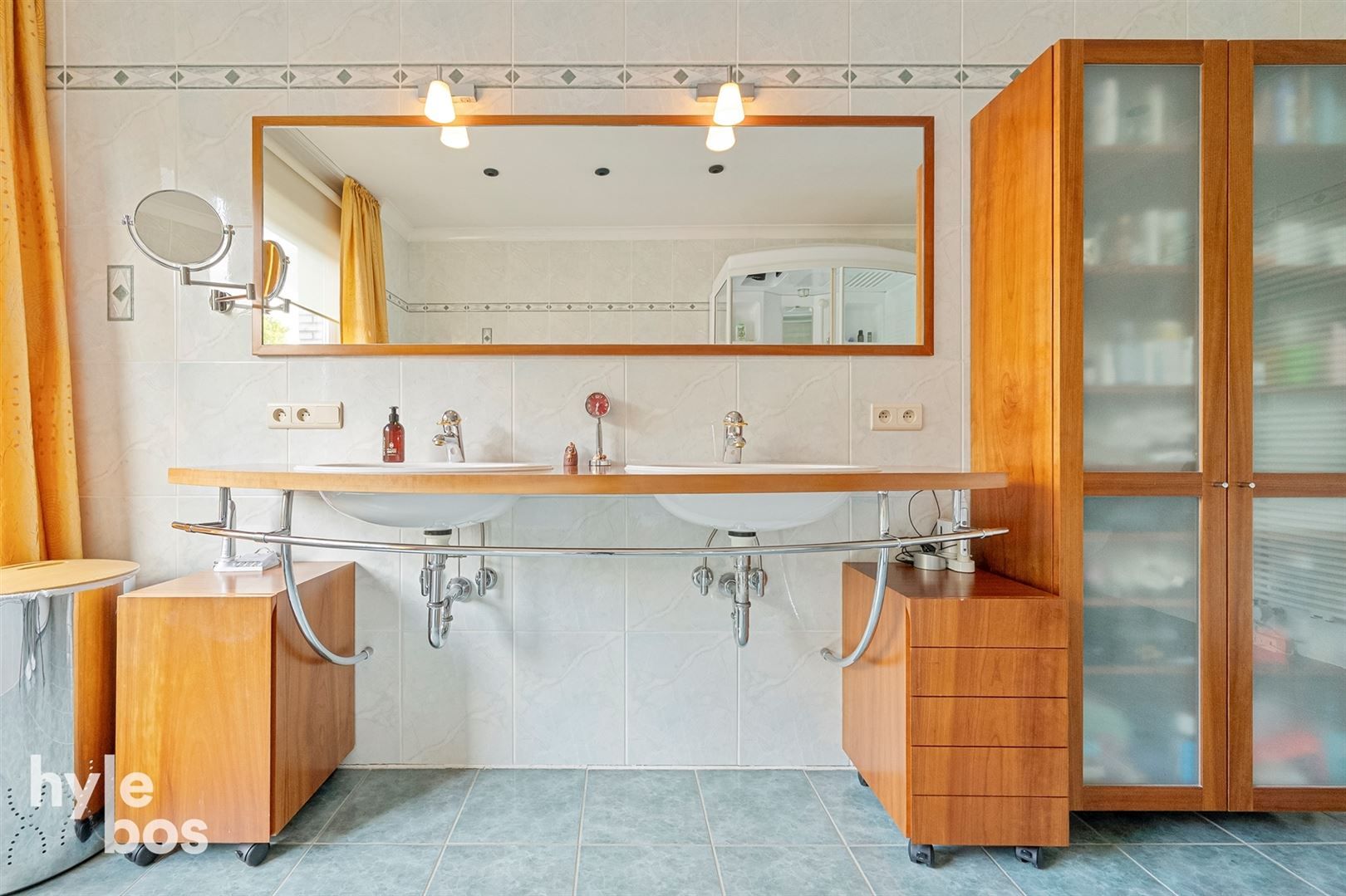 Stijlvolle ruime woning met praktijk & stadstuin foto 16