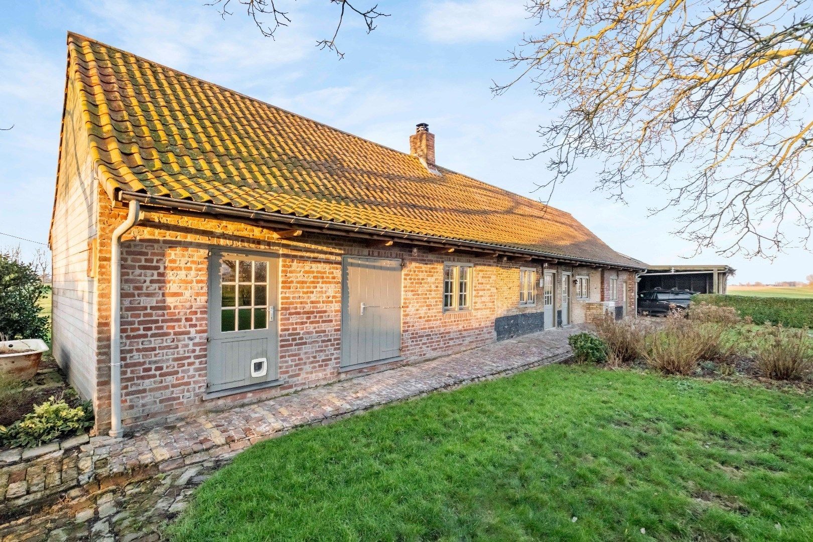 Charmante hoeve met weide te koop in Poperinge foto 12