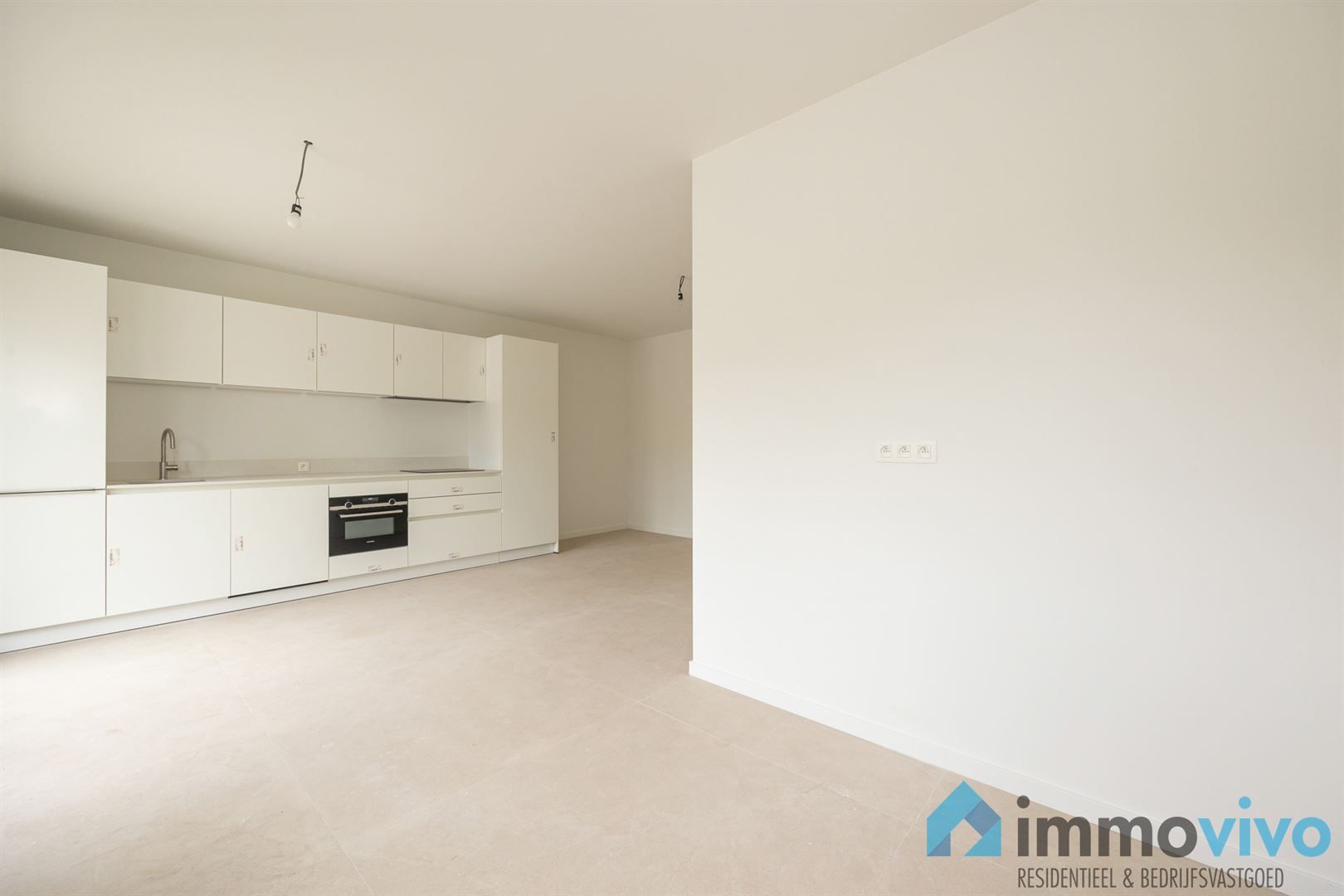 Prachtig gerenoveerd gelijkvloers appartement met één slaapkamer en privé tuin foto 2