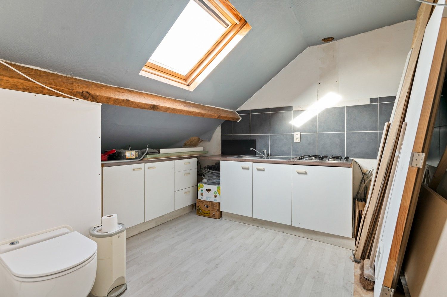 Verder af te werken woning met 4 slaapkamers te Malle! foto 25