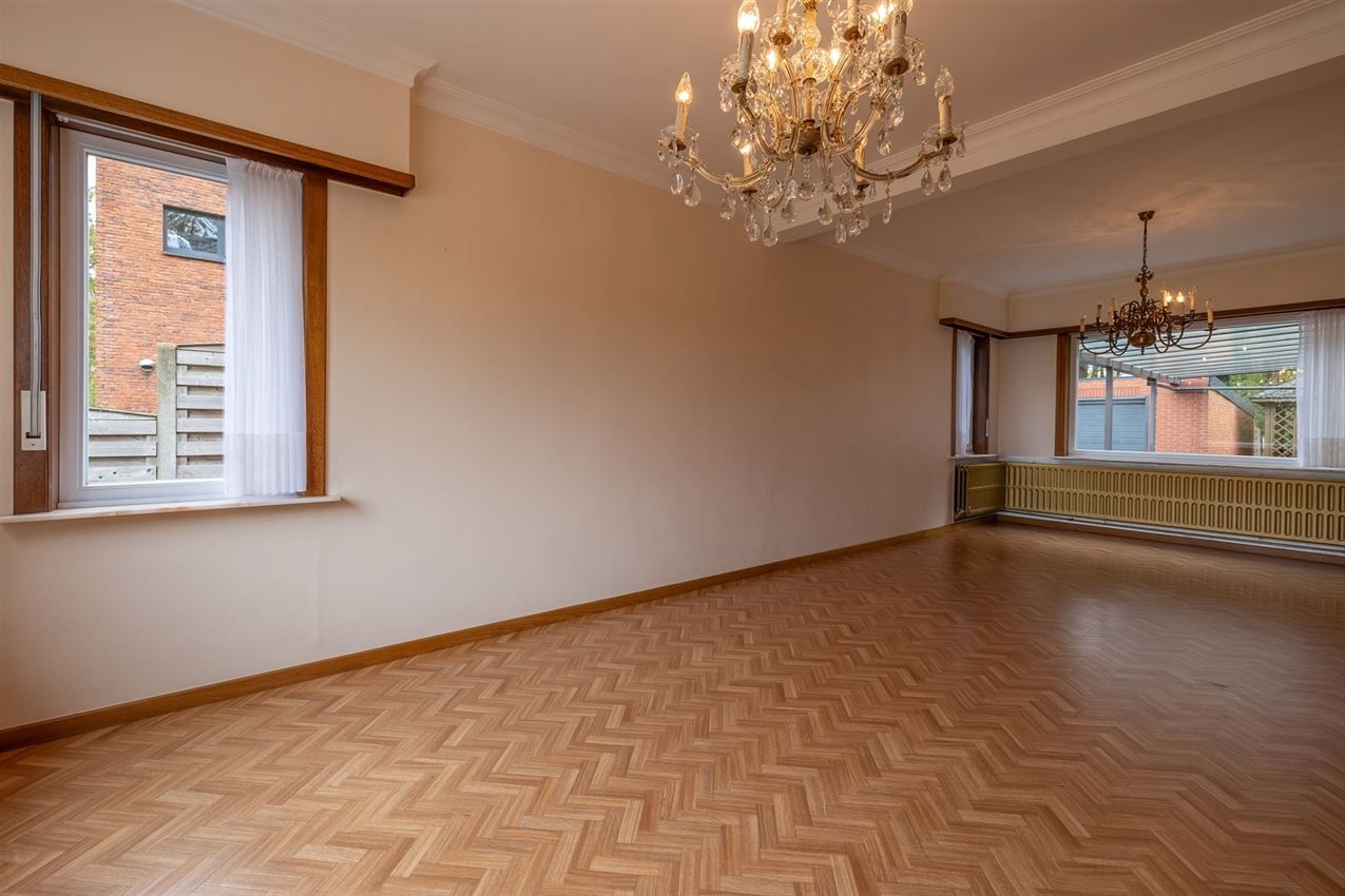 Temidden van agrarisch gebied, grenzend aan bos foto 38