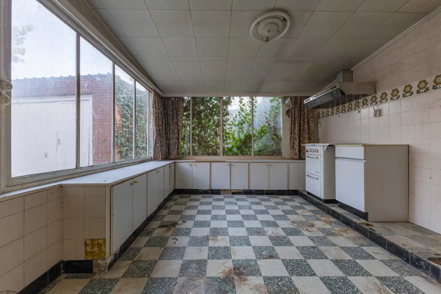 WACHTLIJST - LISTE D'ATTENTE Te renoveren woning met 3 slaapkamers en garage foto 11