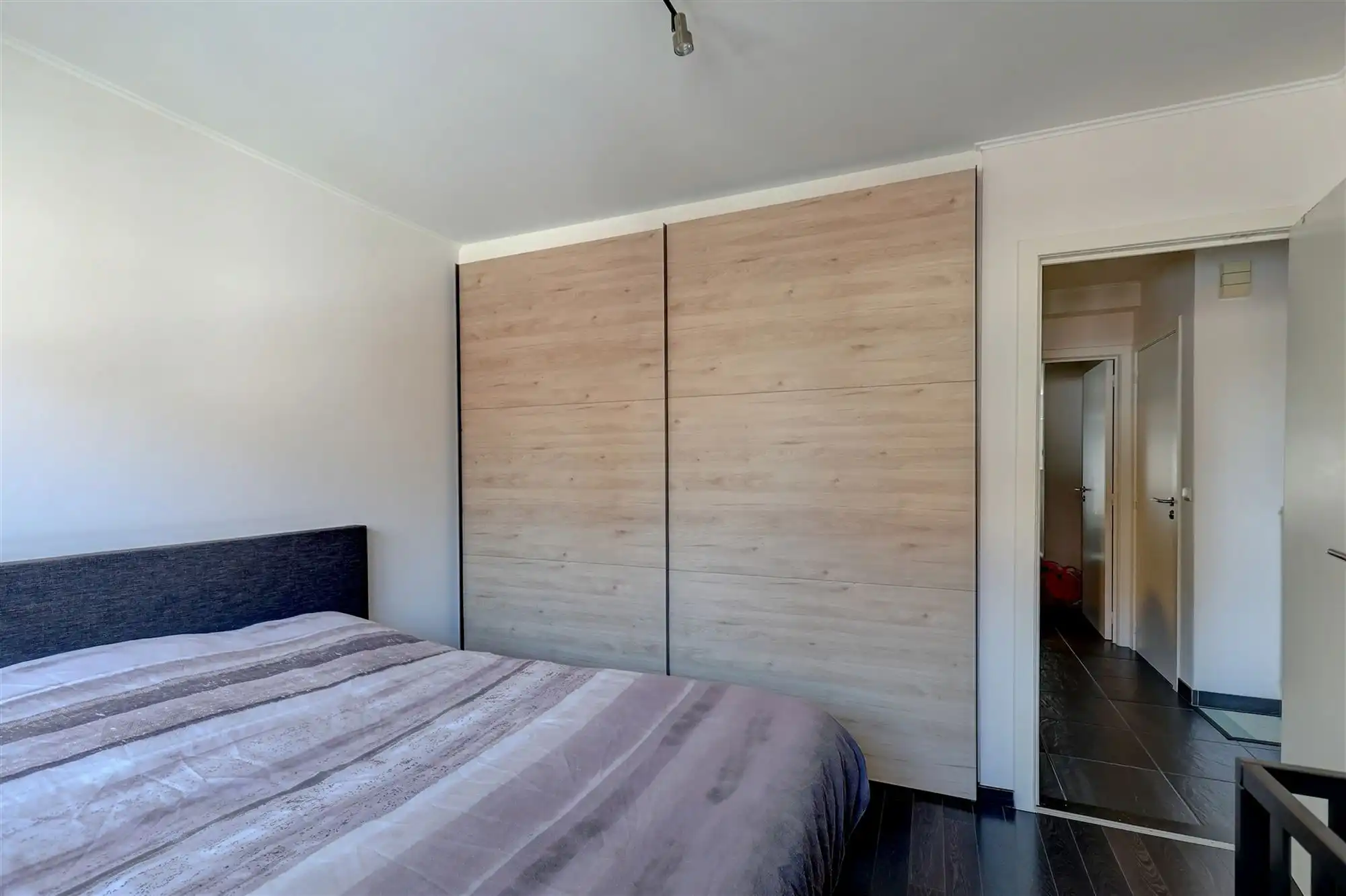 Lichtrijk appartement met twee slaapkamers foto 9