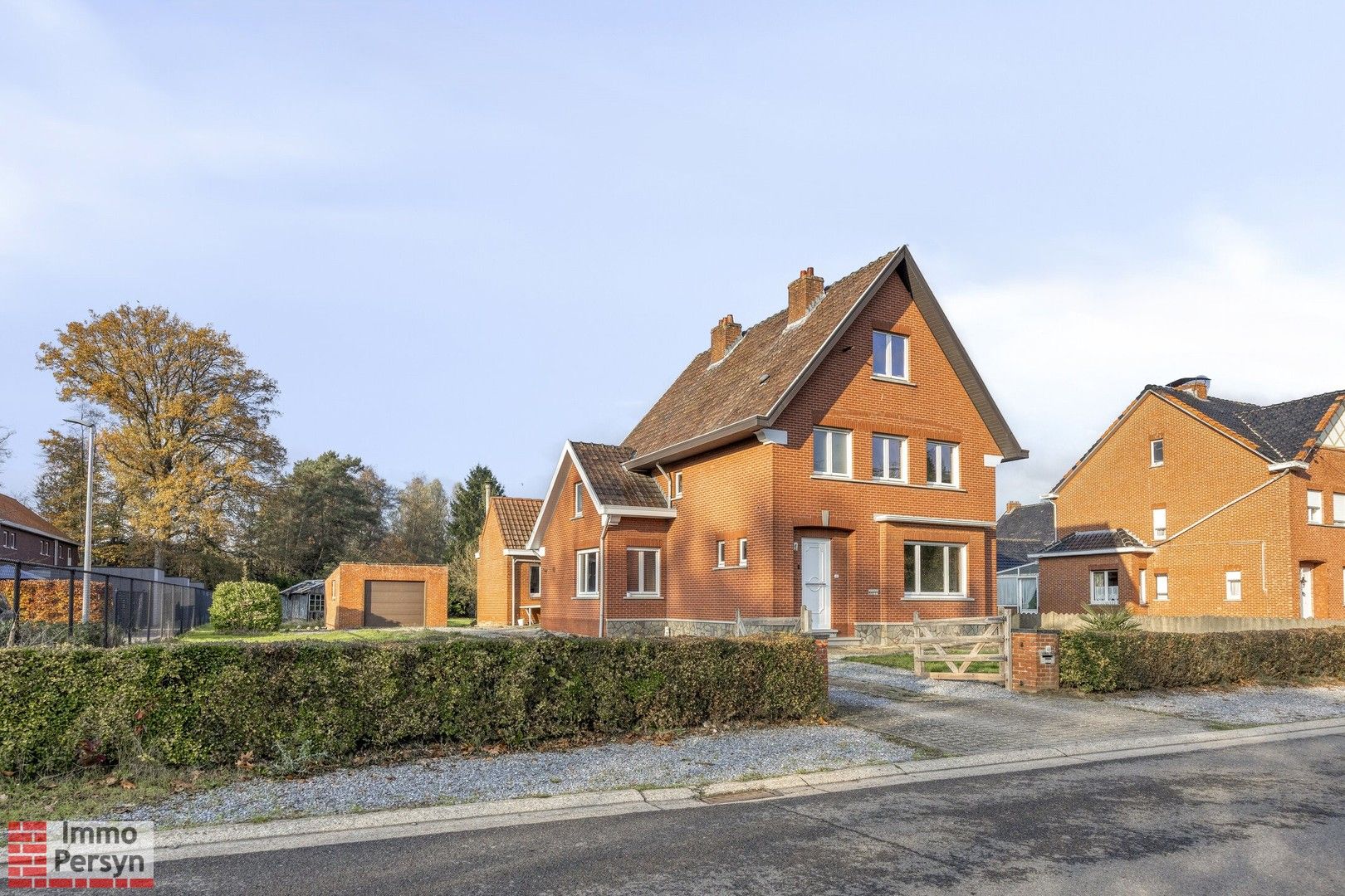 Hoofdfoto van de publicatie: Gezinswoning met lichtrijke orangerie op gegeerde, groene locatie in Scherpenheuvel-Zichem