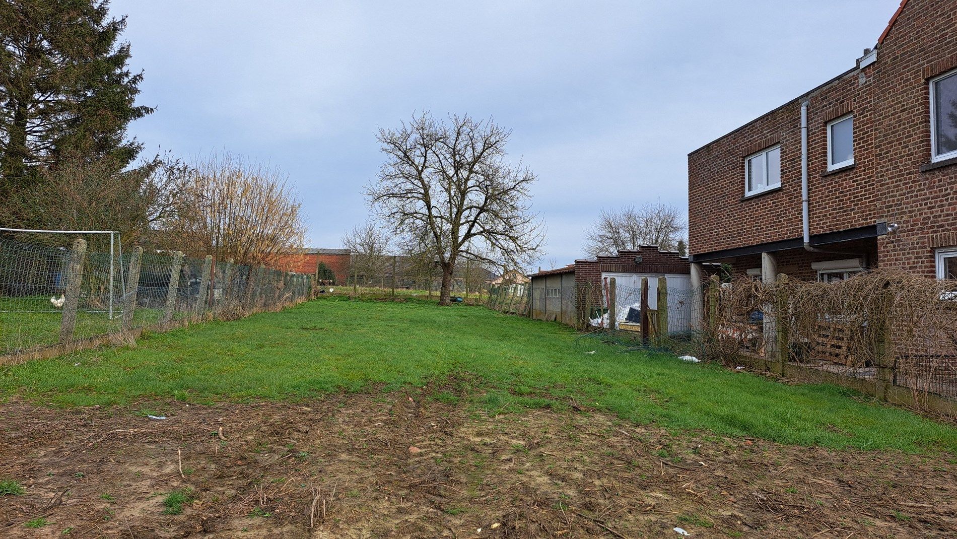Bouwgrond voor half open bebouwing op 3a 66ca foto 4