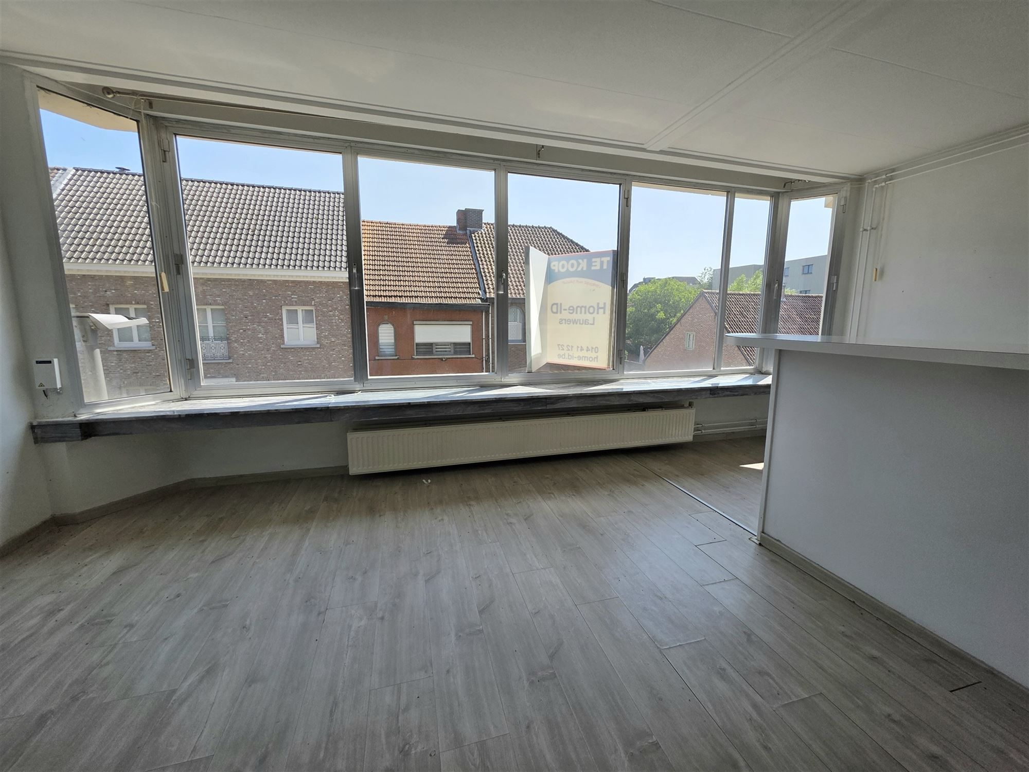 Ruim 2-slaapkamer appartement met overdekte garage. foto 8