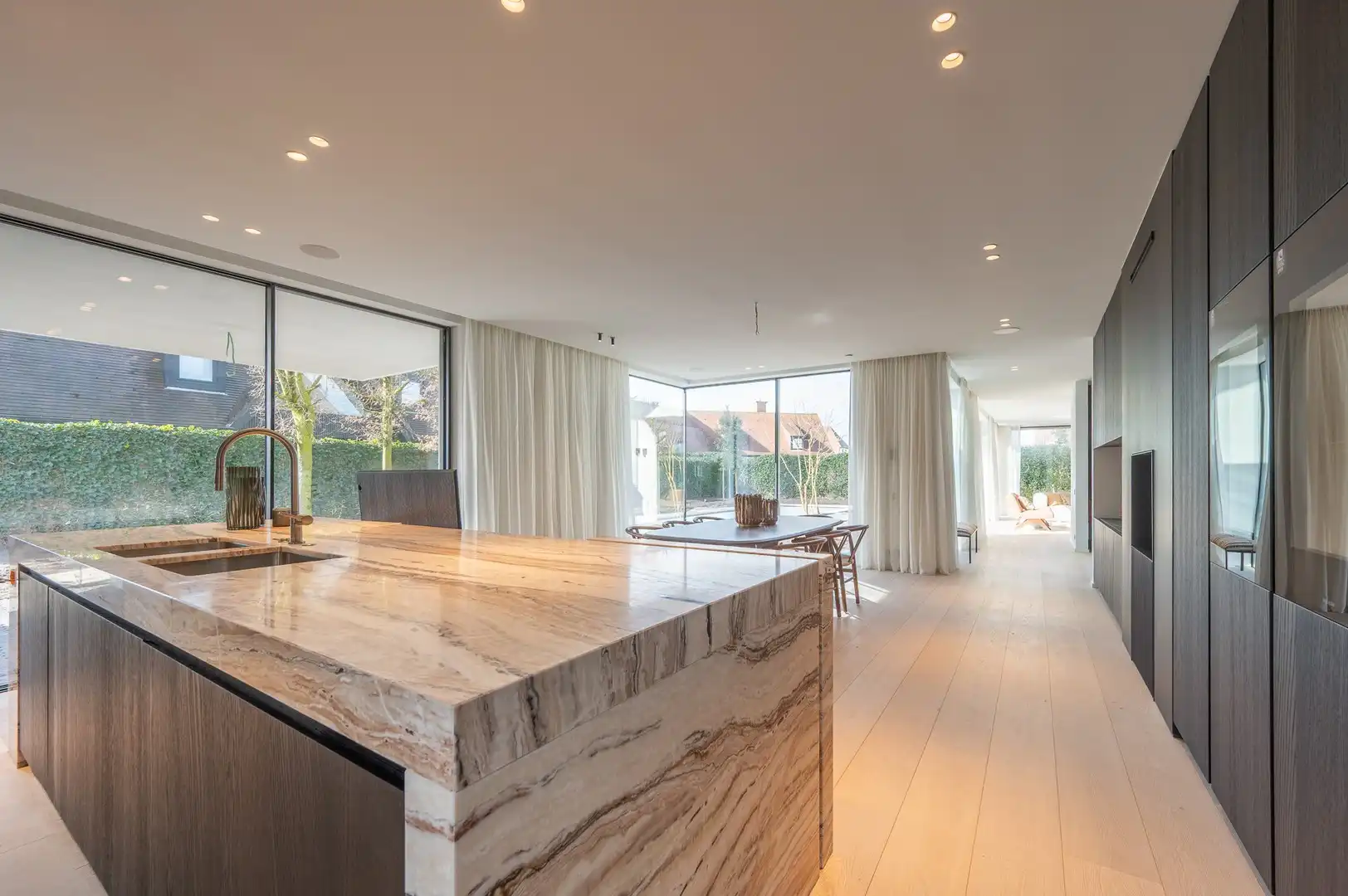 Uitzonderlijke luxueuze nieuwbouwvilla met zwembad in een residentiële buurt te Knokke foto 9