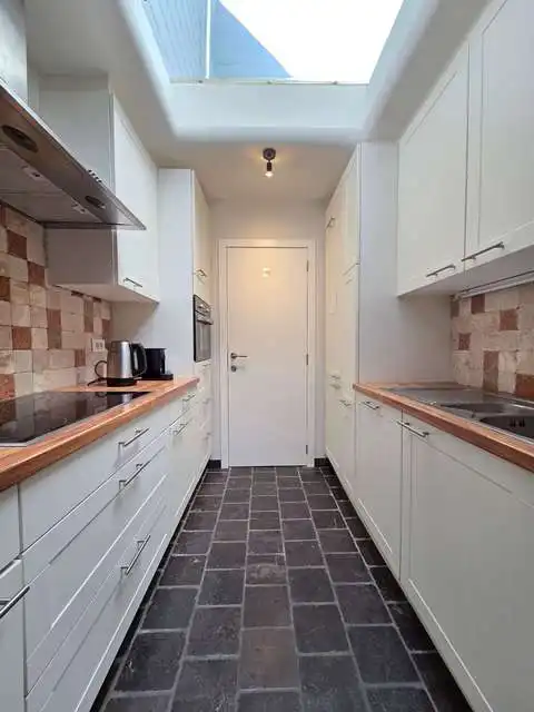 Comfortabele en vernieuwde stadswoning te huur in Centrum Brugge foto 4