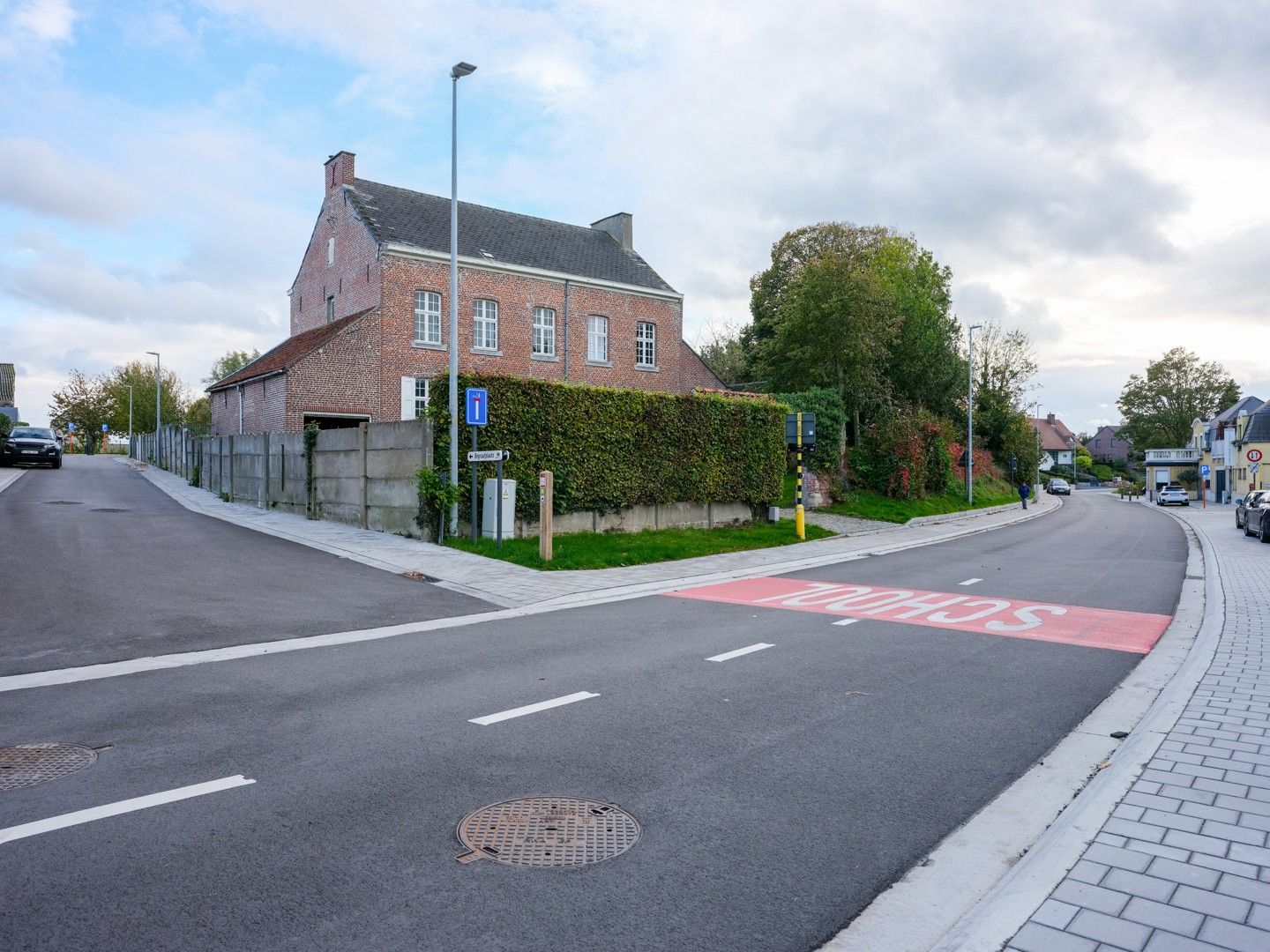 Karaktervolle voormalige pastorie met tuin in het hart van Erondegem foto 30
