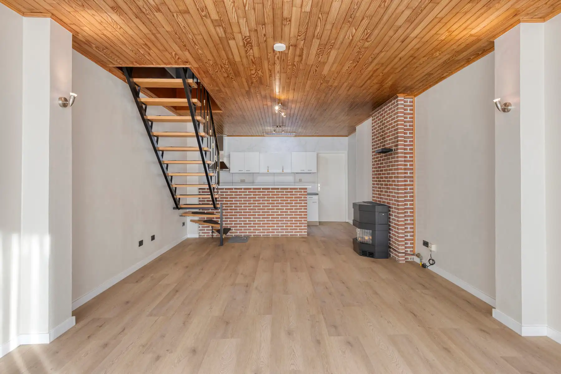 Recent gerenoveerde rijwoning met 2 slaapkamers - WETTEREN foto 3