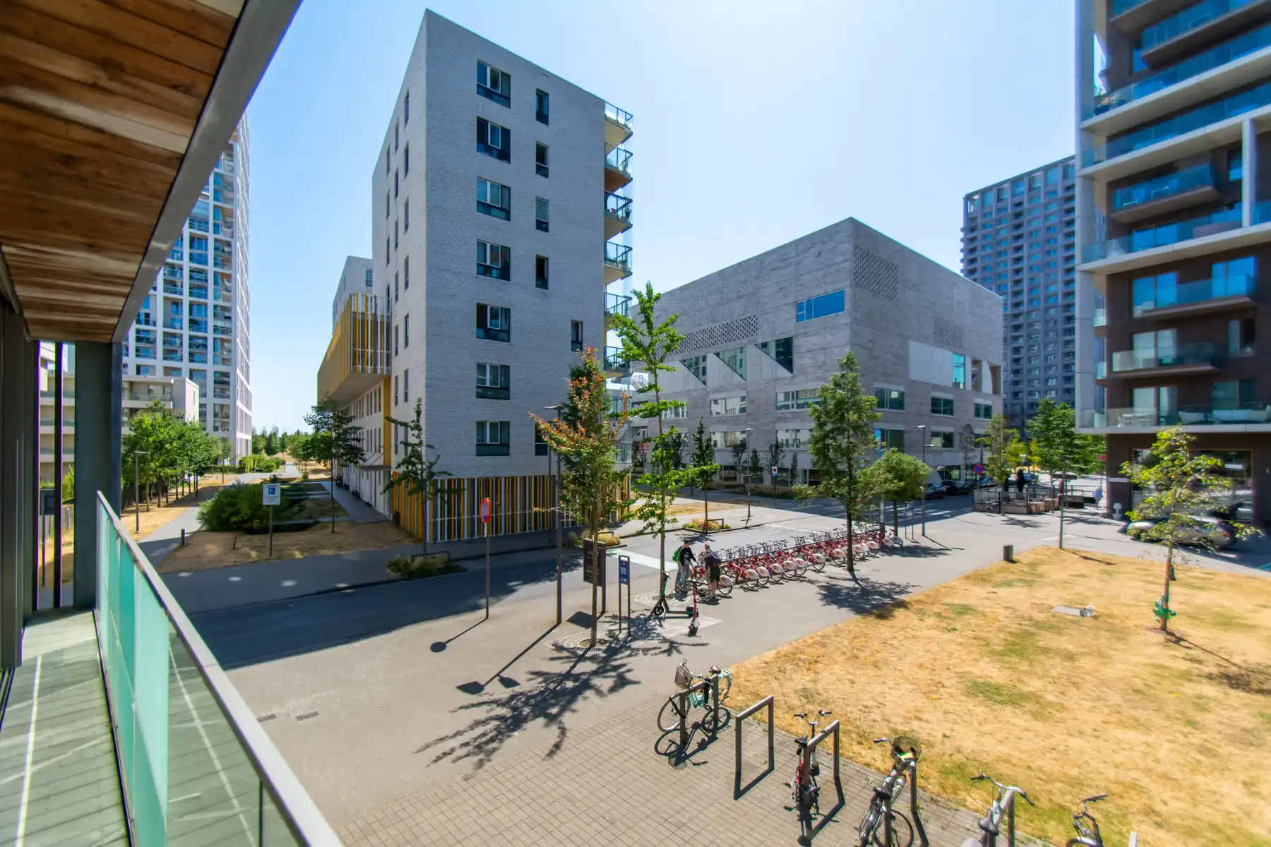 Gezelig lichtrijk gemeubeld 2 kamer app. met TERRAS foto 5