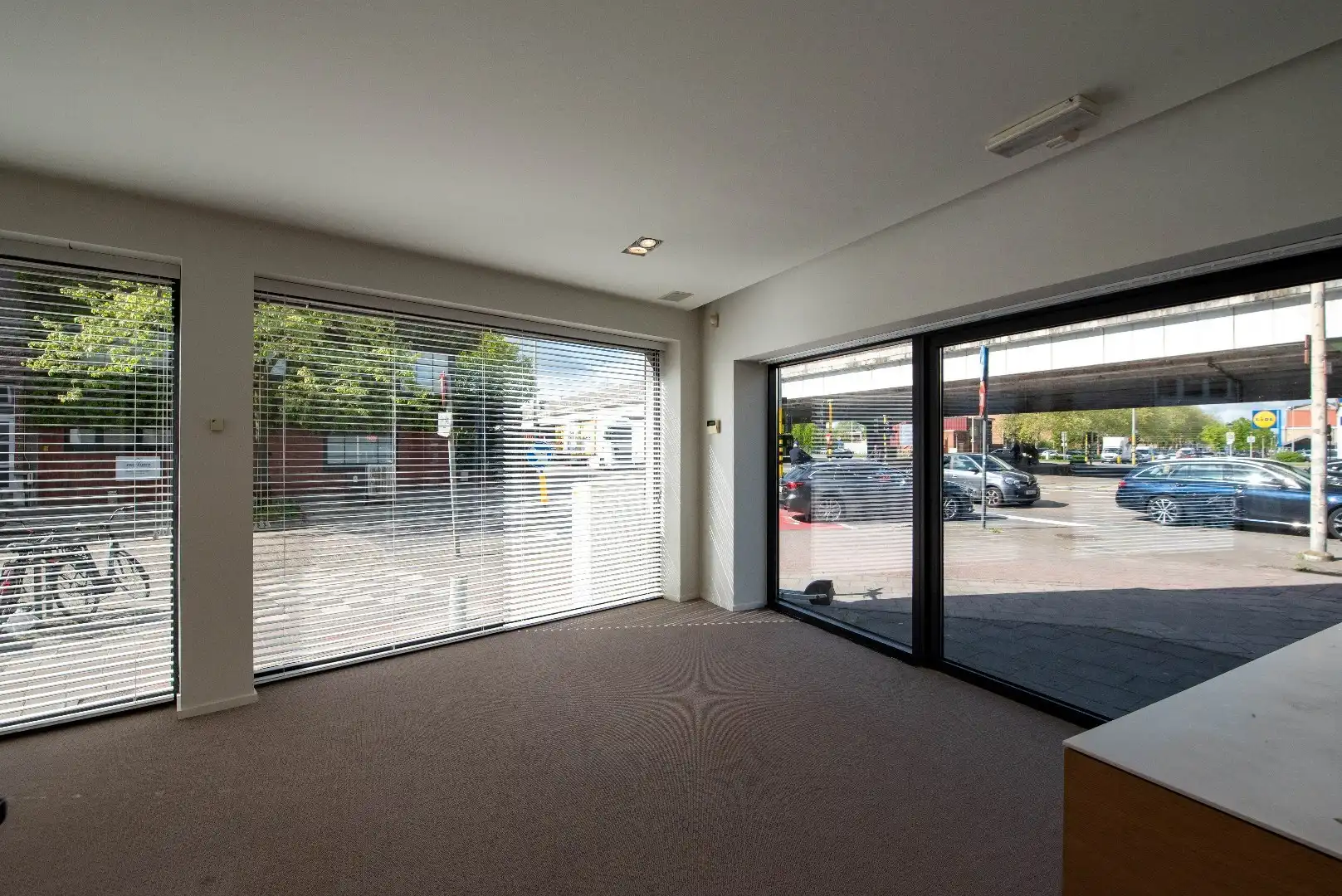 Boomsesteenweg 223 - Veelzijdige commerciële ruimtes te Wilrijk  foto 9