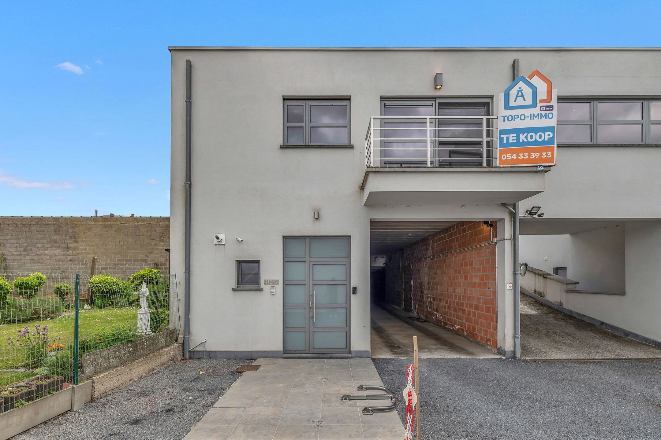 Instapklaar app. met 3 slpk, garagebox en 2 terrassen foto {{pictureIndex}}