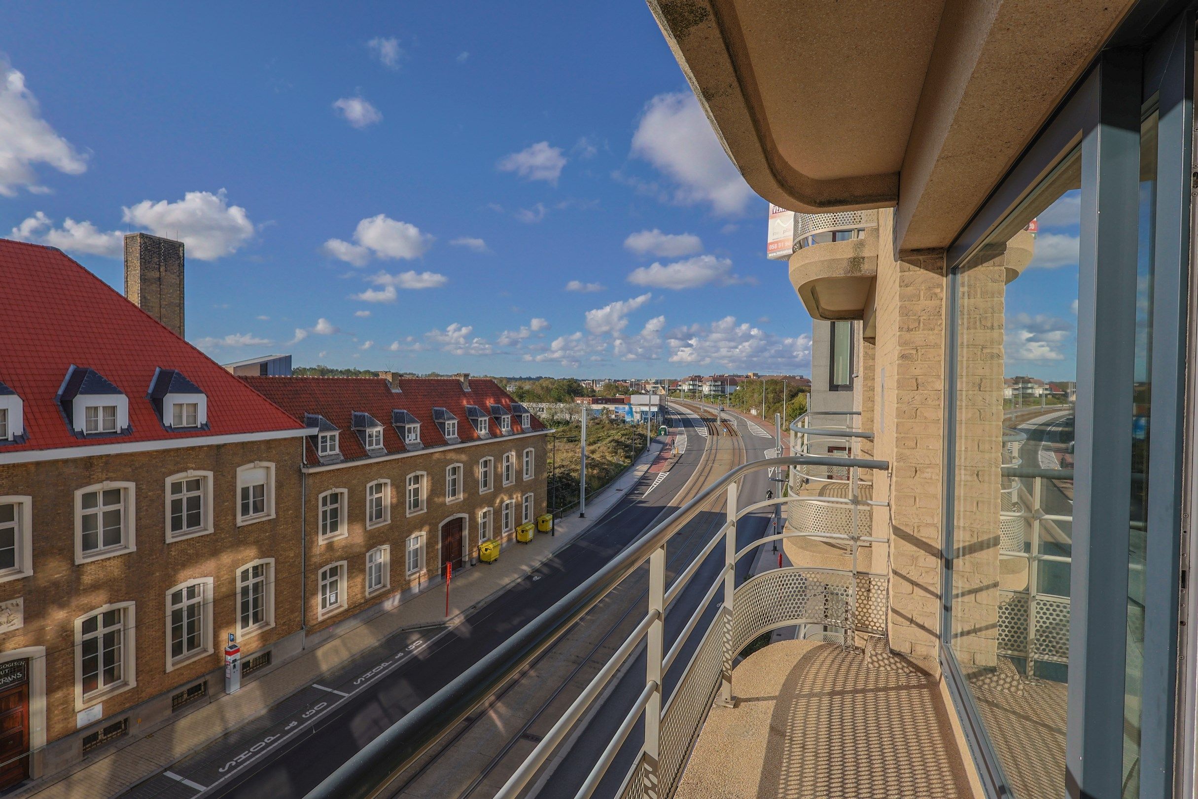 Zonnig en ruim appartement met twee slaapkamers op wandelafstand van de zee  foto 8