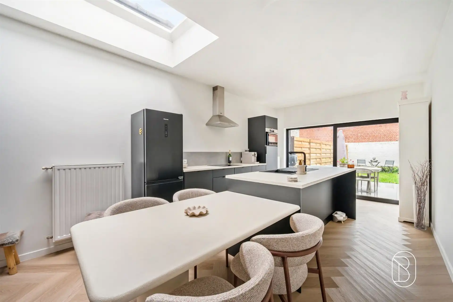 Gerenoveerde woning met 3 slpk en tuin in Kortrijk! foto 4