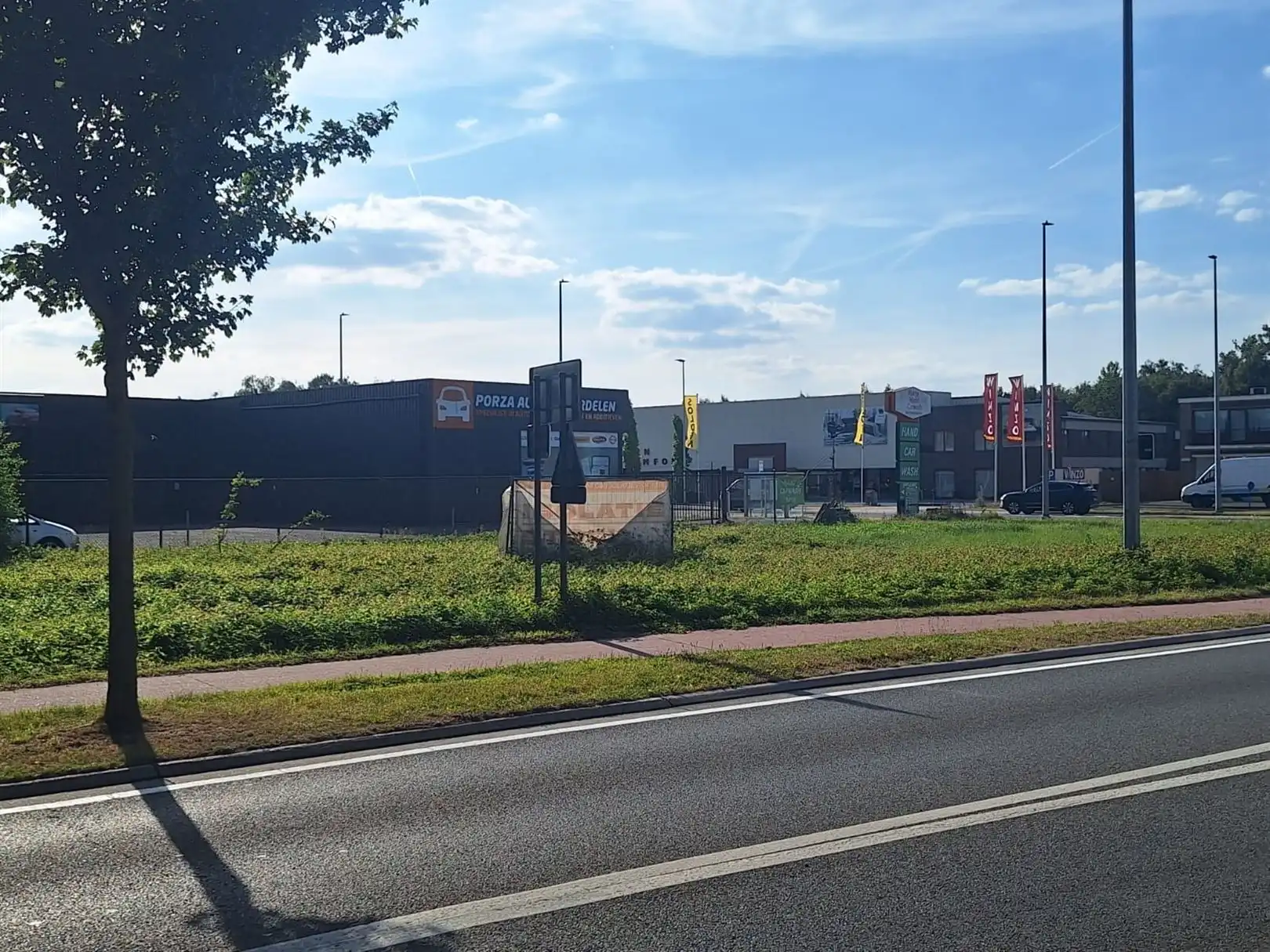 TE KOOP: Bouwgrond open bebouwing in Pelt! foto {{pictureIndex}}