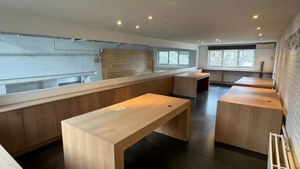 Multifunctionele ruimte te huur vlakbij R4 en E40 in Drongen foto 5