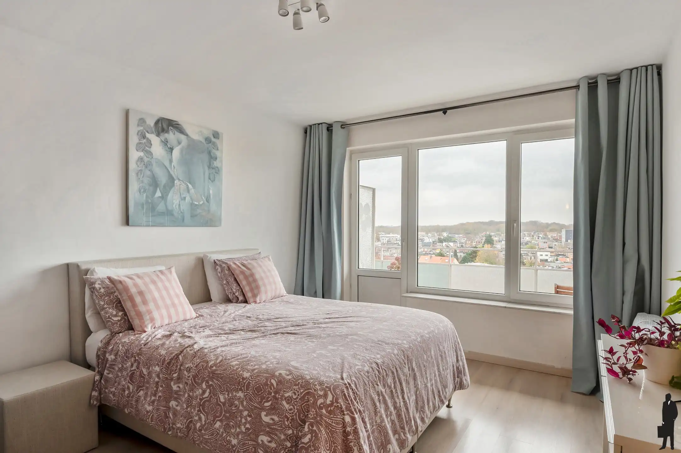 Panoramisch en lichtrijk 2-slpk appartement. foto 8