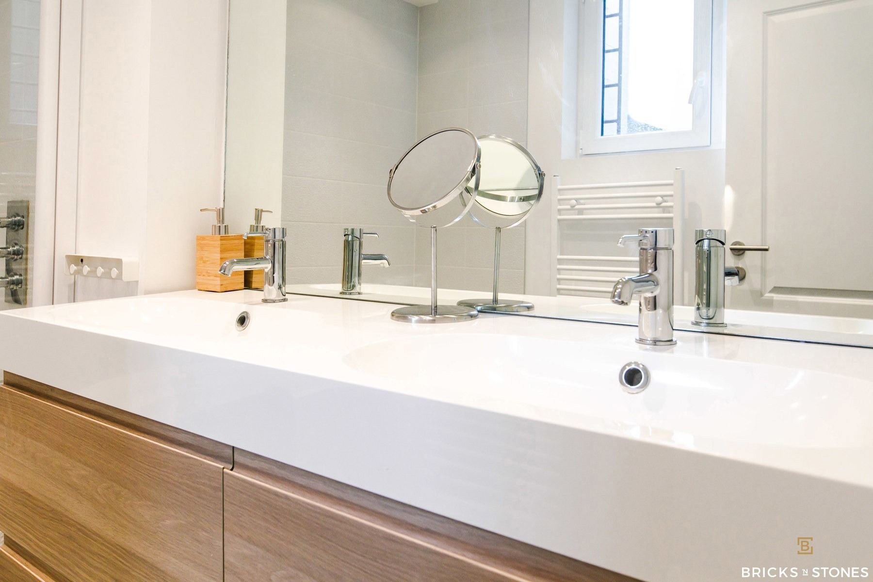 Luxueus gemeubeld twee slaapkamer appartement foto 10