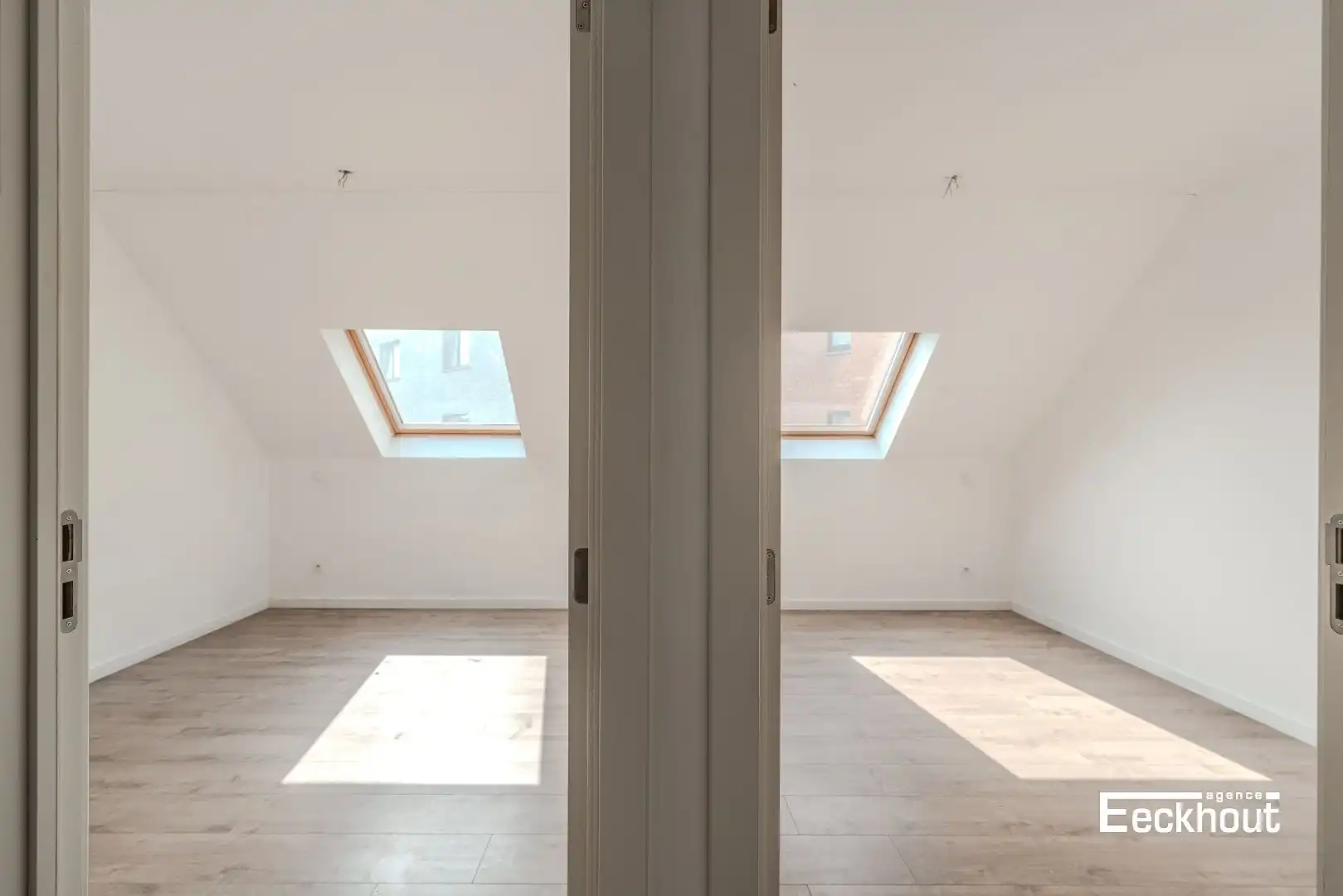 Modern en recent (bouwjaar 2018) triplex-appartement met groot terras! foto 9