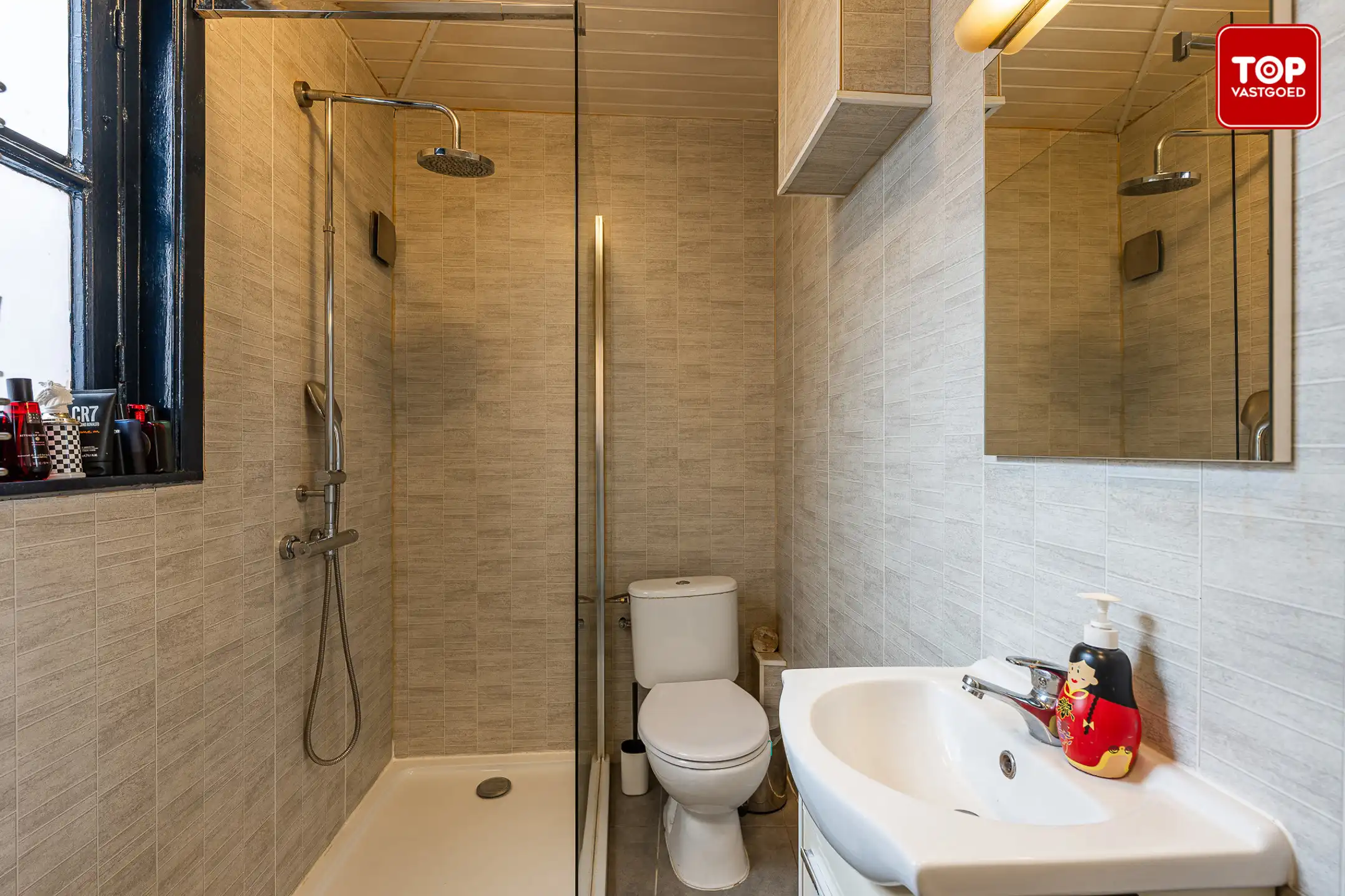 Statige, lichtrijke woning met 3 slaapkamers en stadskoer foto 17